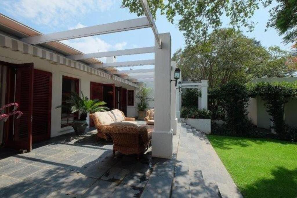 Picturesque Garden Villa, Illovo House Villa *
