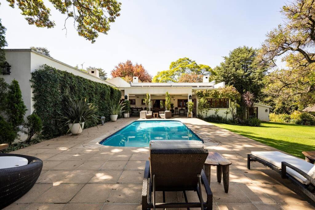 Villa Picturesque Garden Villa, Illovo House Johannesburg