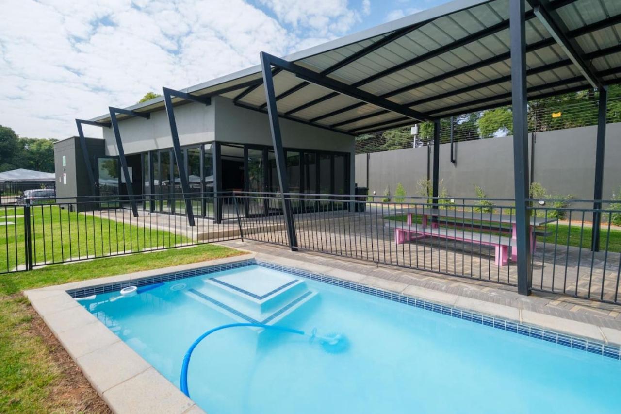 Apartment Stylish On Flex On Murray 91b Johannesburg