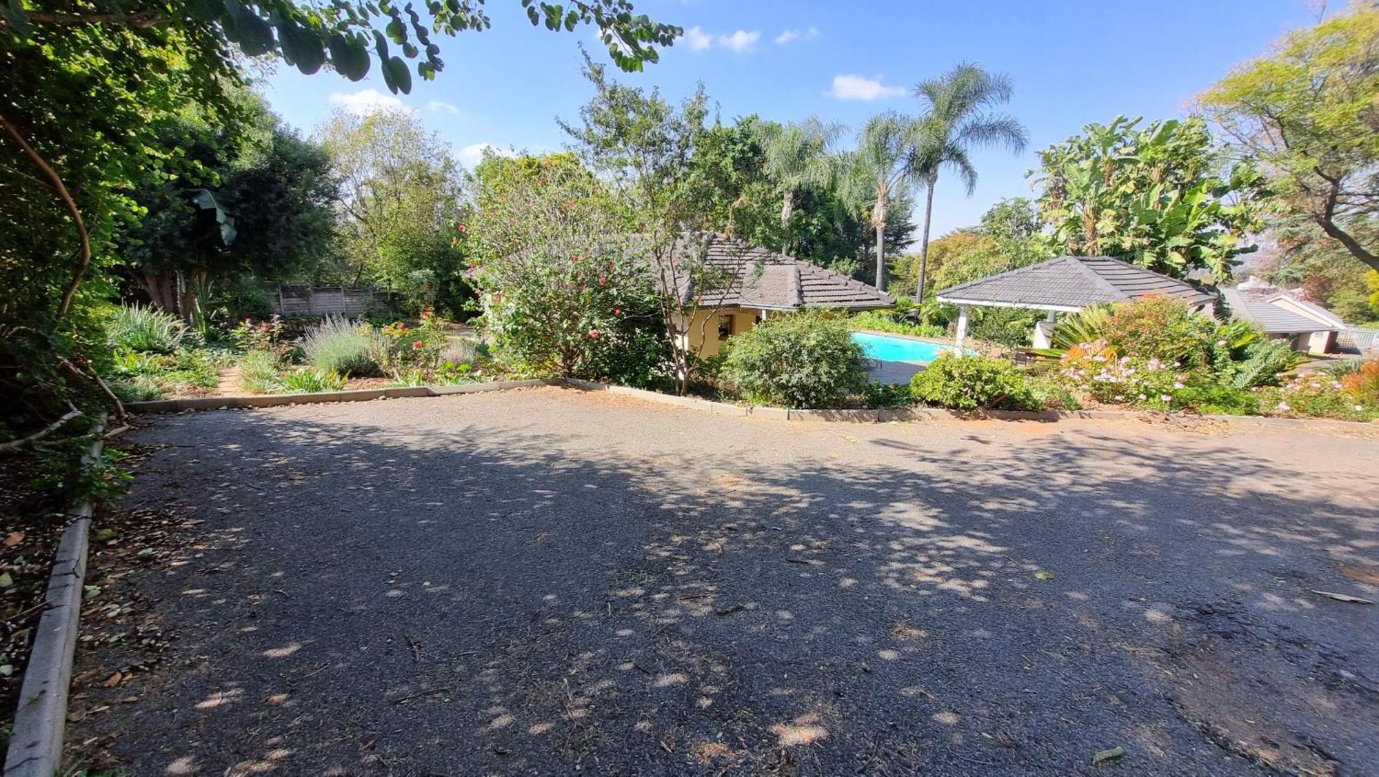 2 Bed Cottage, Bryanston, Sandton