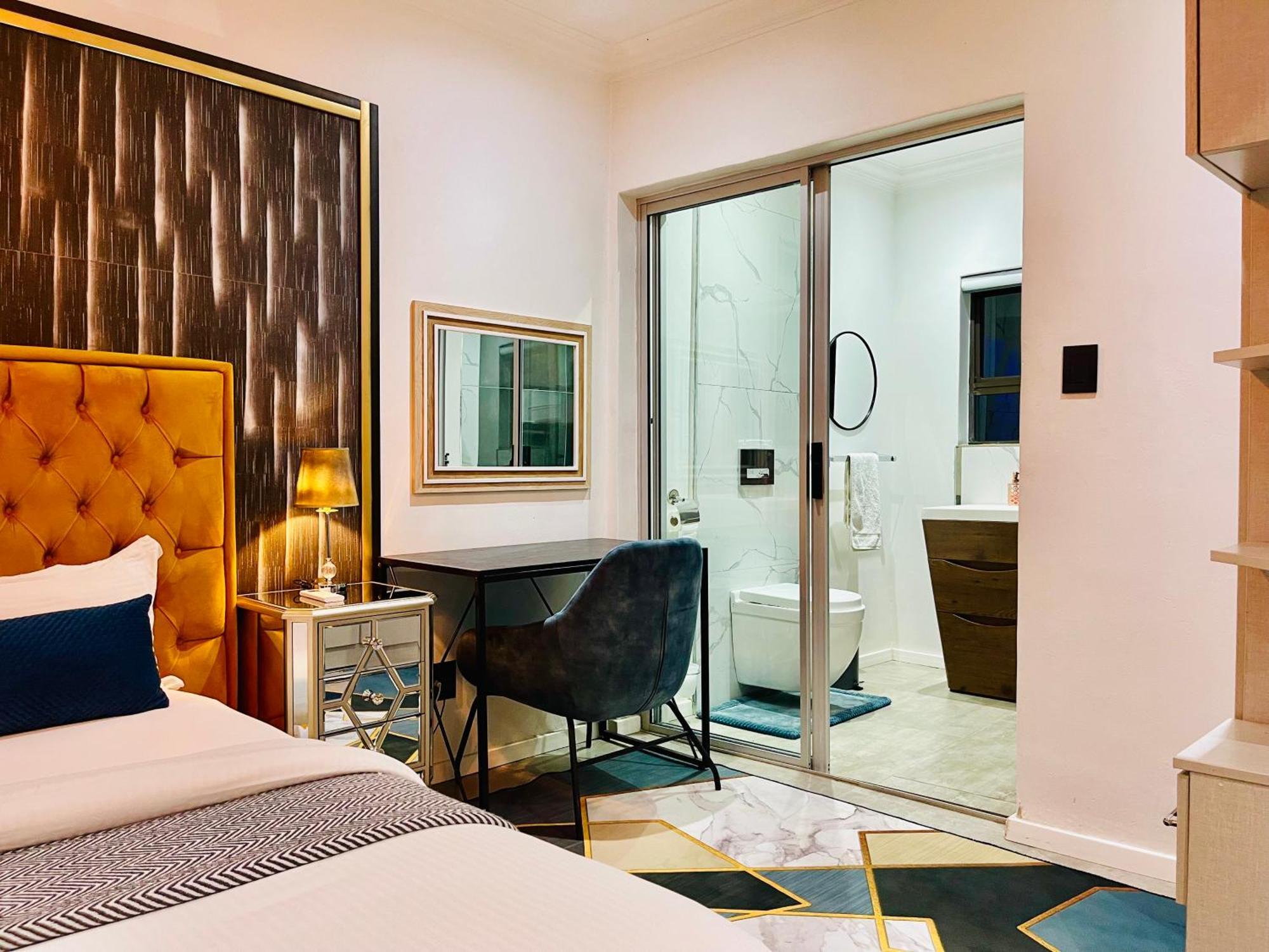 24 On Basil Boutique Luxury Khách sạn 4*