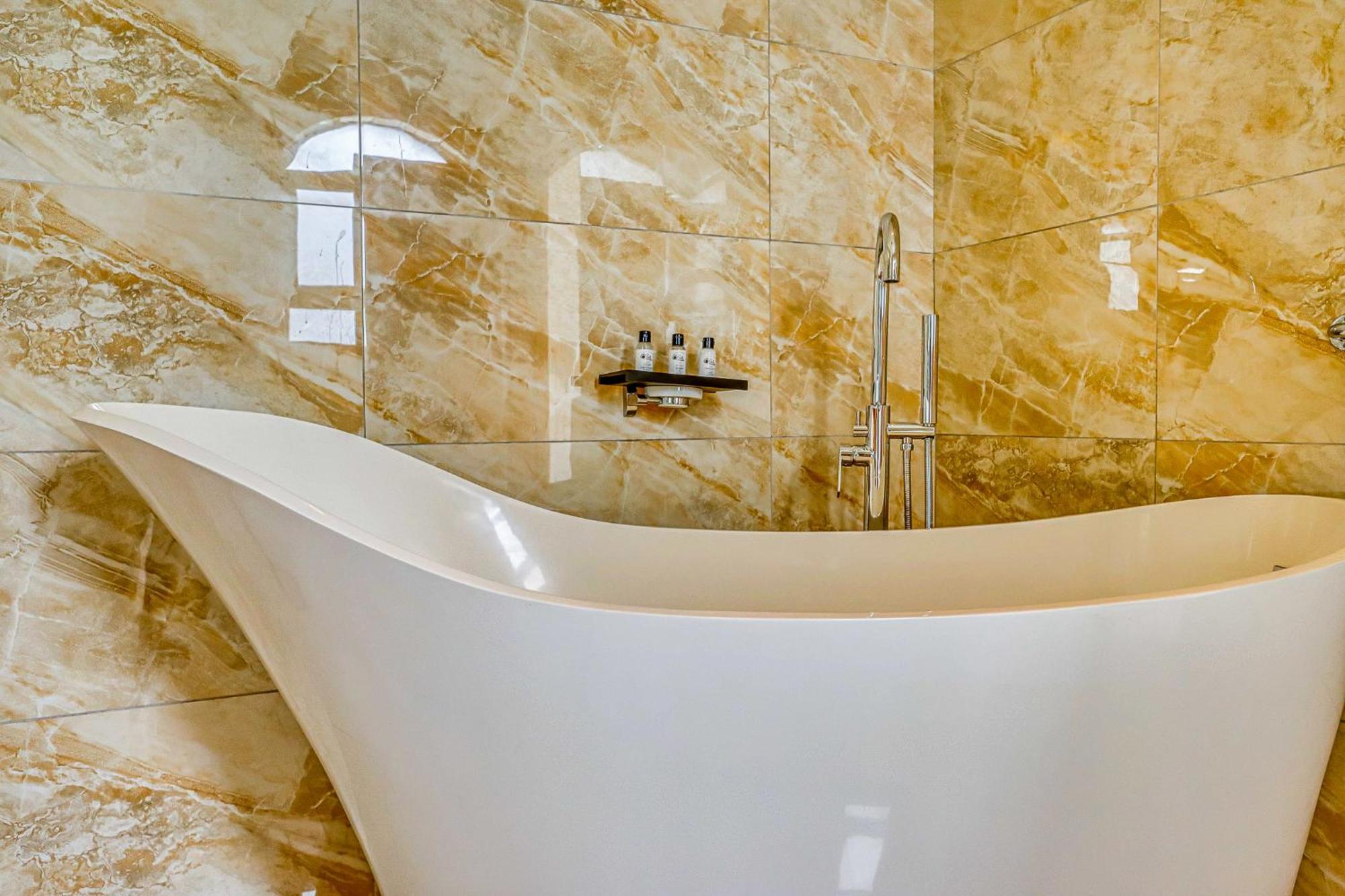 Tasha Luxury Suites, Lanseria Nhà khách *