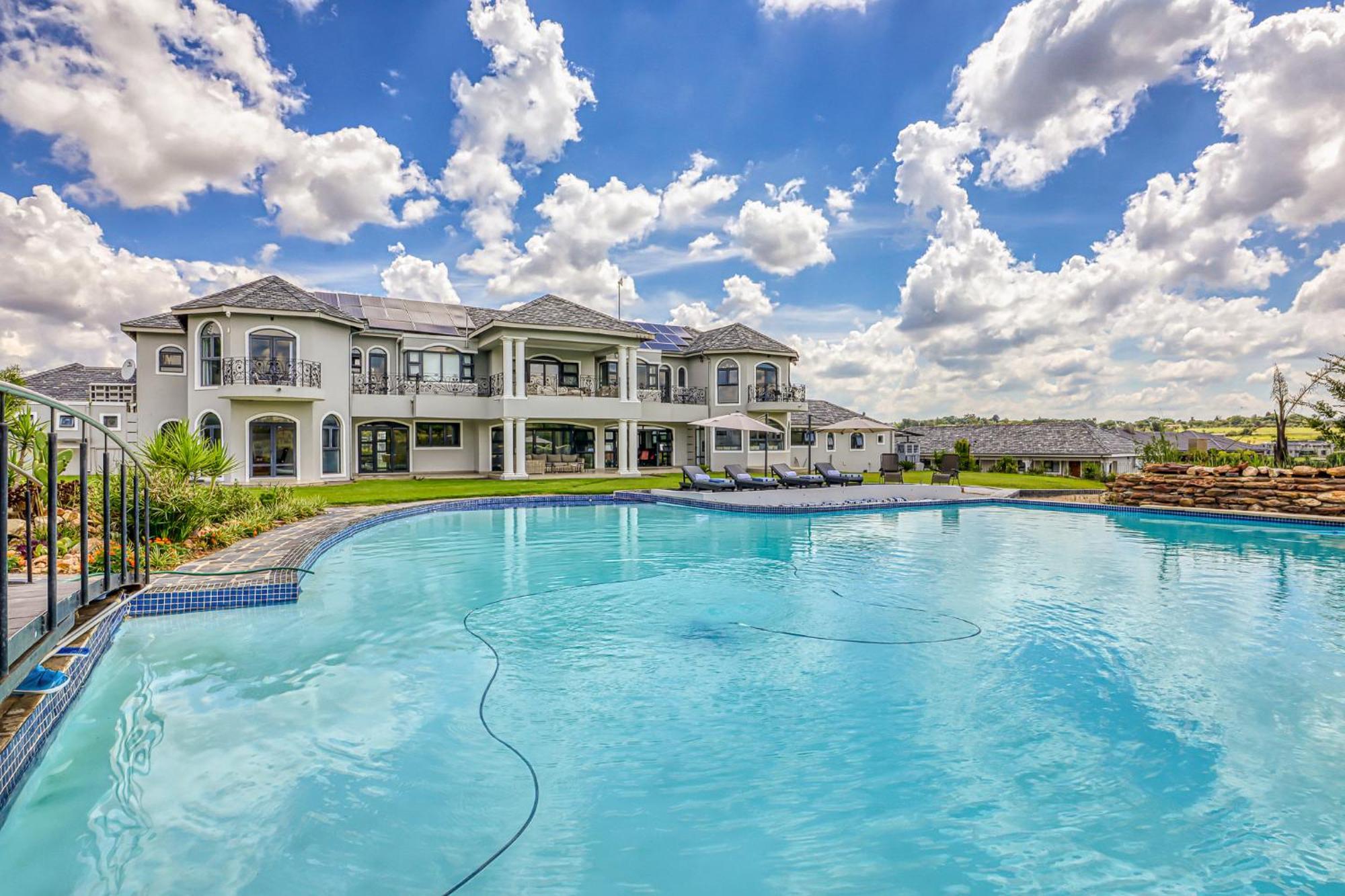 Tasha Luxury Suites, Lanseria Johannesburg