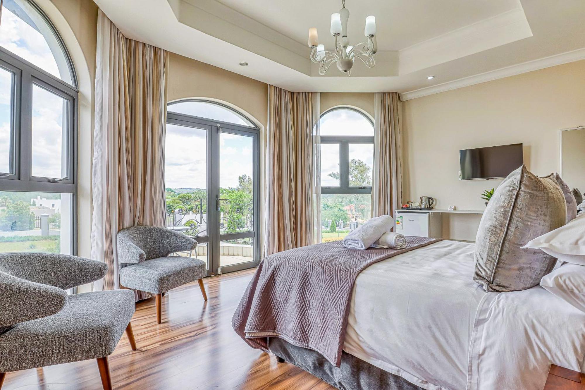 Tasha Luxury Suites, Lanseria