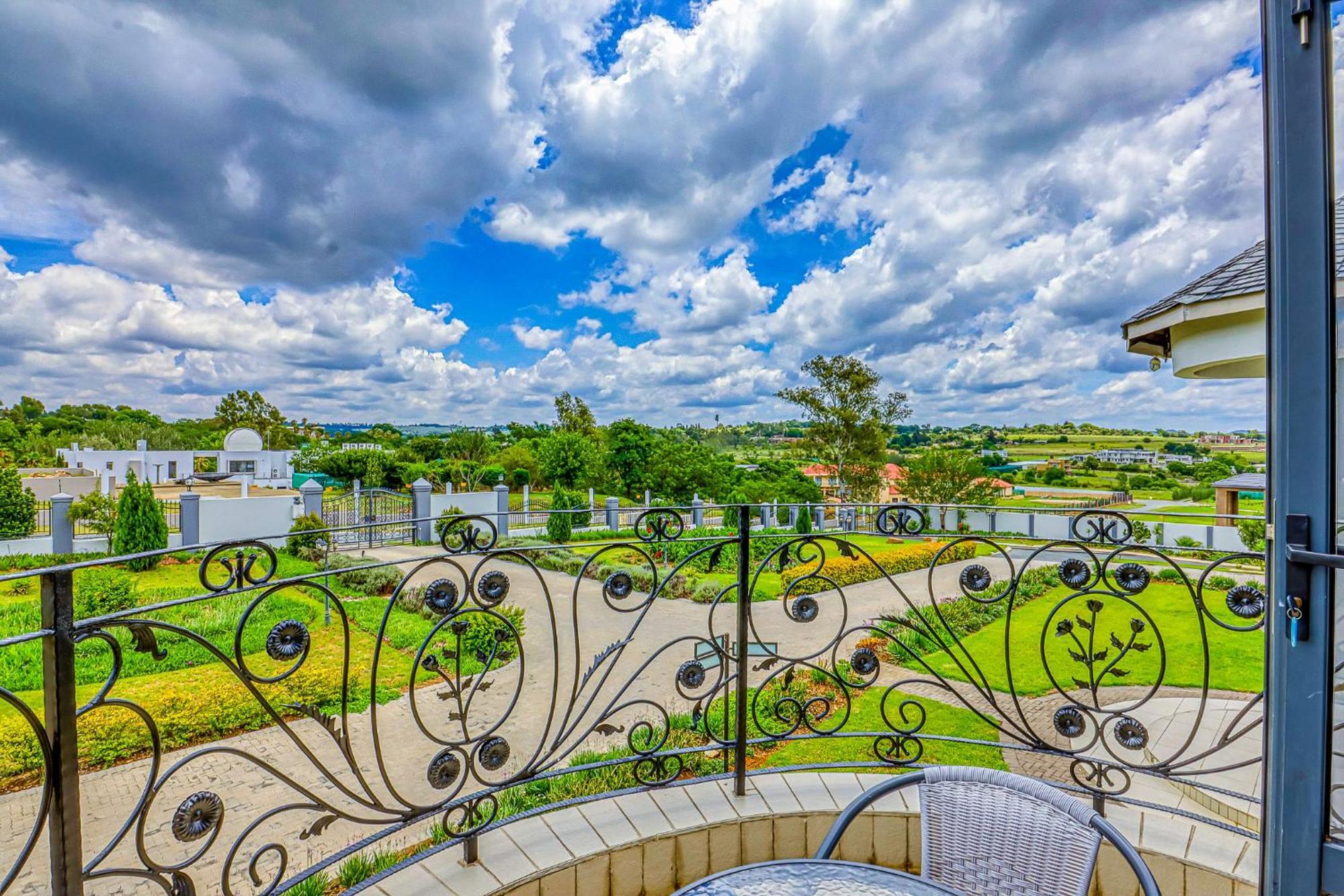Tasha Luxury Suites, Lanseria Johannesburg