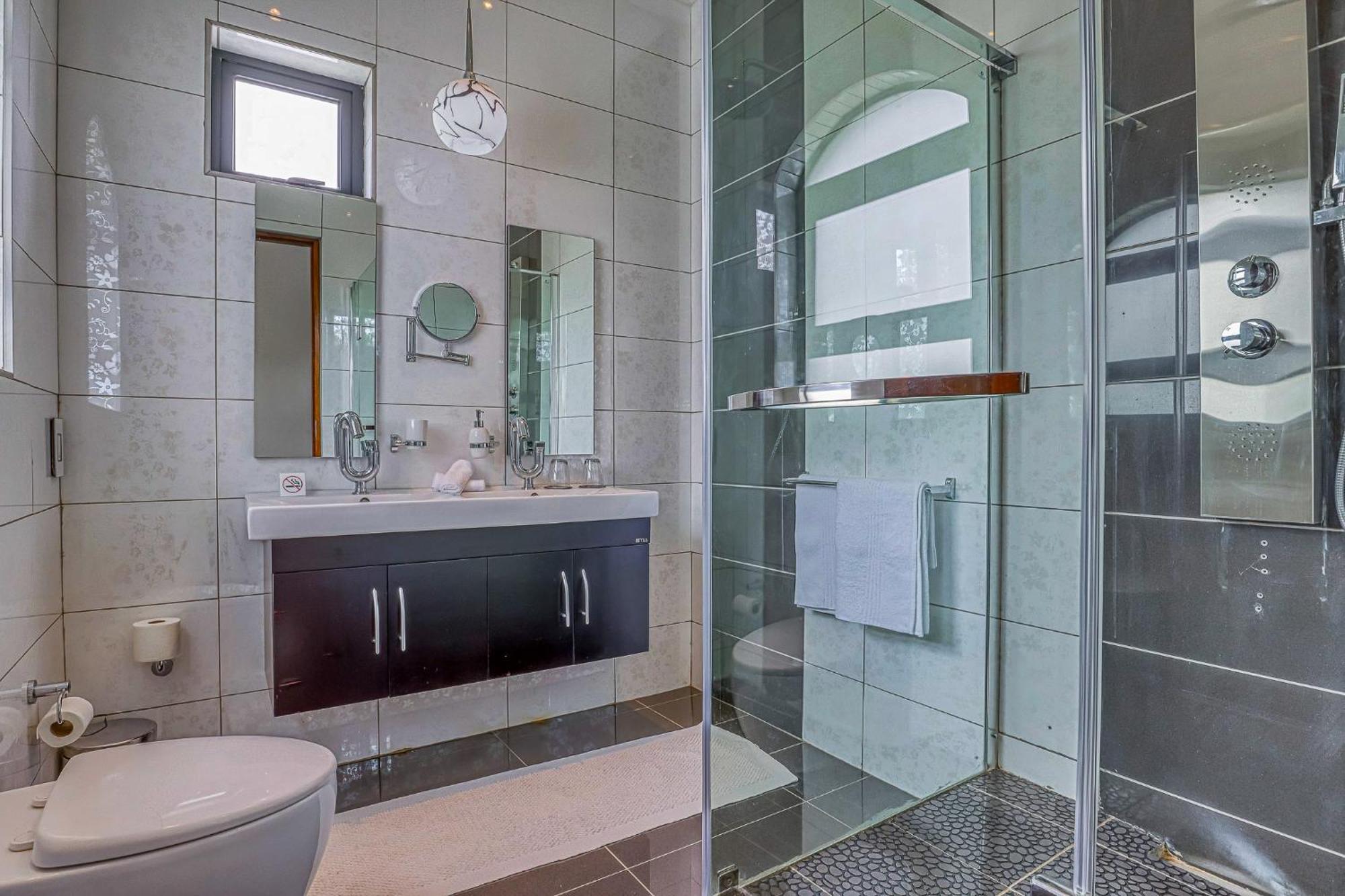 Tasha Luxury Suites, Lanseria * Johannesburg