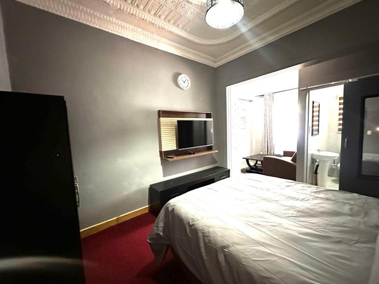 Unit 24, 163 On Bez Apartment Johannesburg