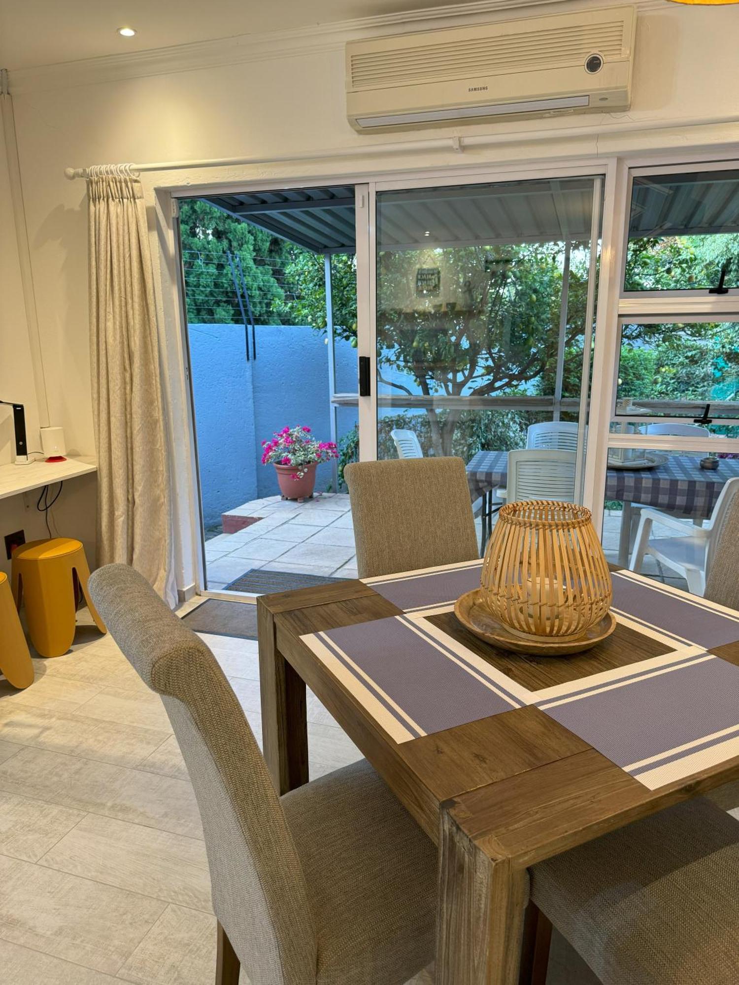 Holiday home Tranquil Retreat - Malanshof Randburg