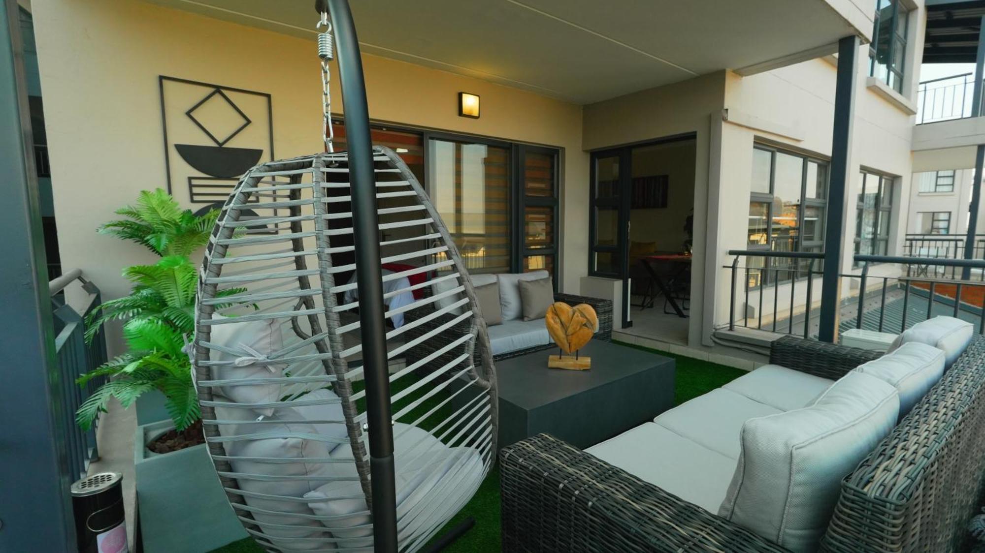 Earthy And Organic Apartment Johannesburg