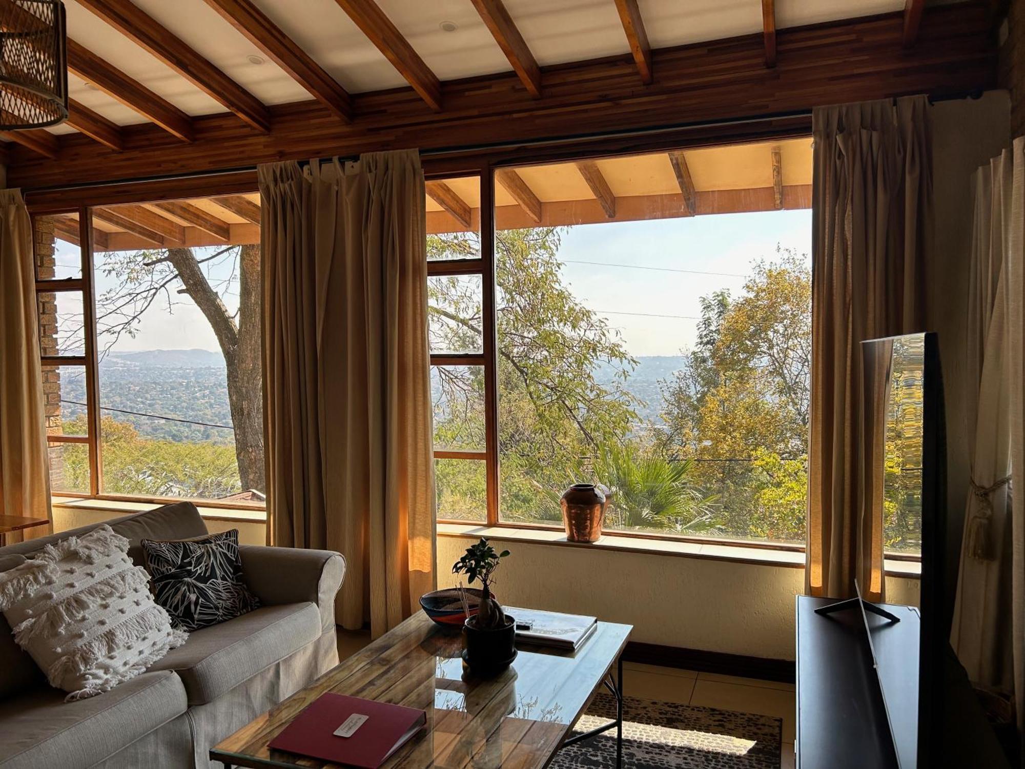 Apartment Sunset View Boutique: Luxury Nature Retreat With Pool And Solar Johannesburg