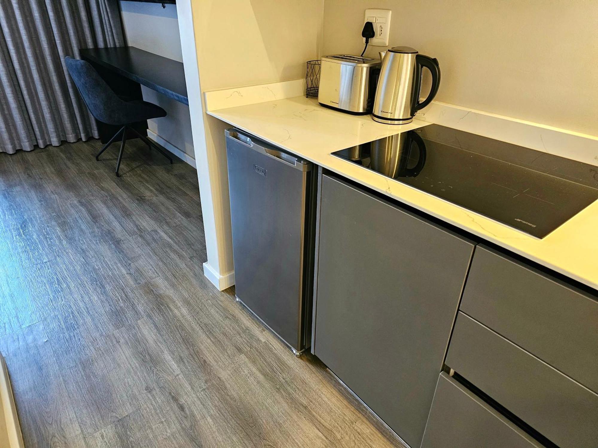 2br With 2 Kitchens & Balcony Apartment *