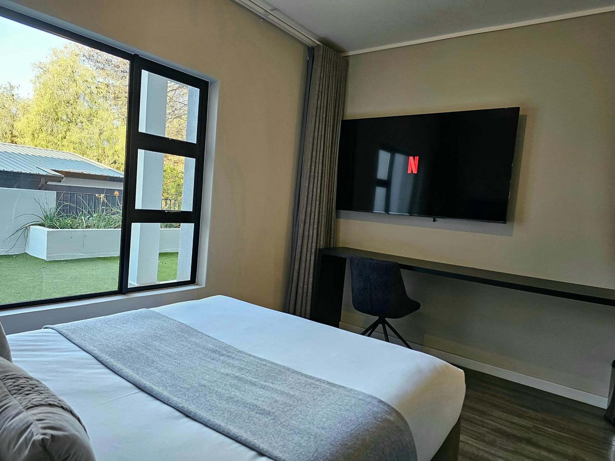 Apartment 2br With 2 Kitchens & Balcony *