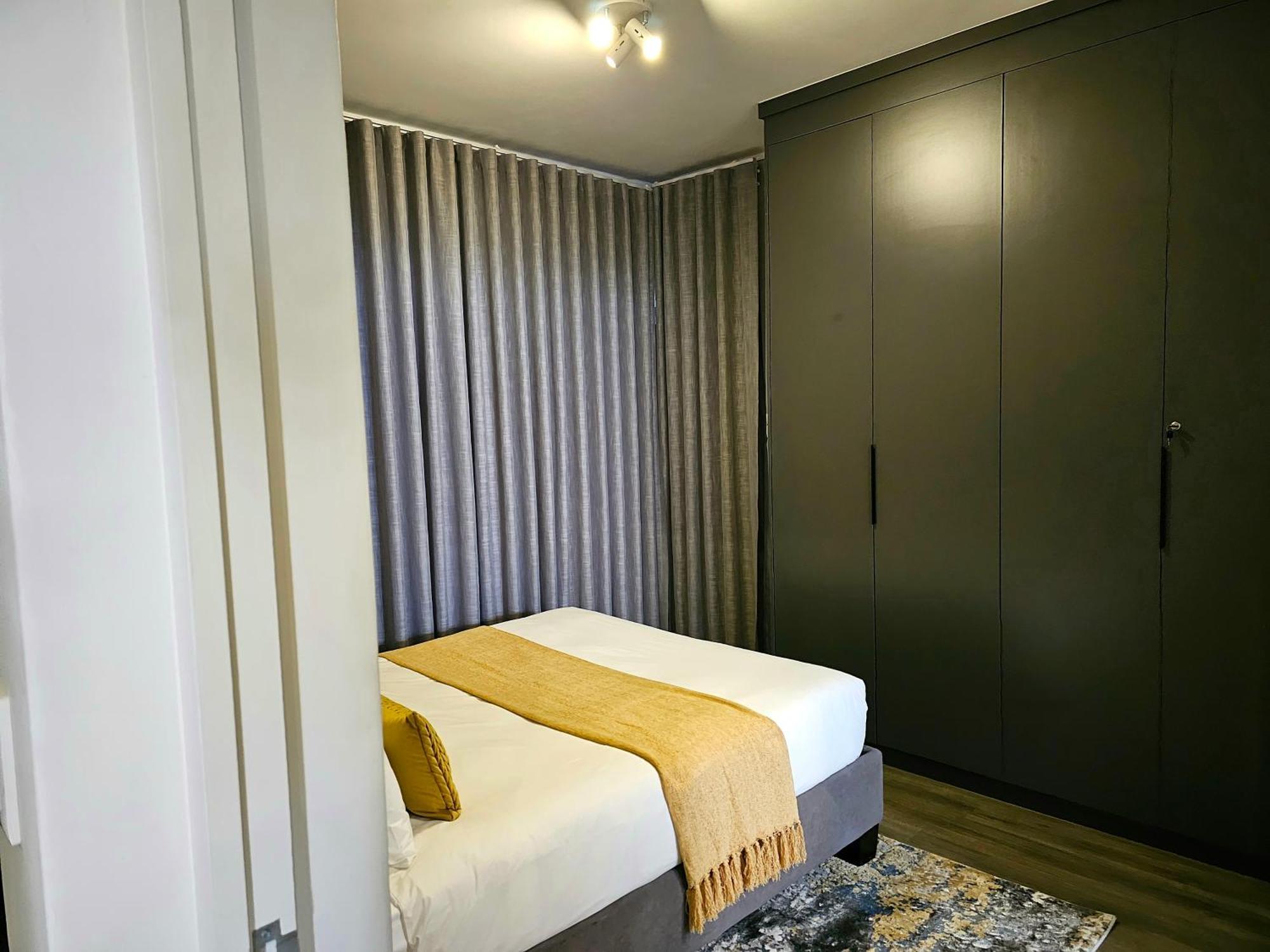Apartment 2br With 2 Kitchens & Balcony Johannesburg