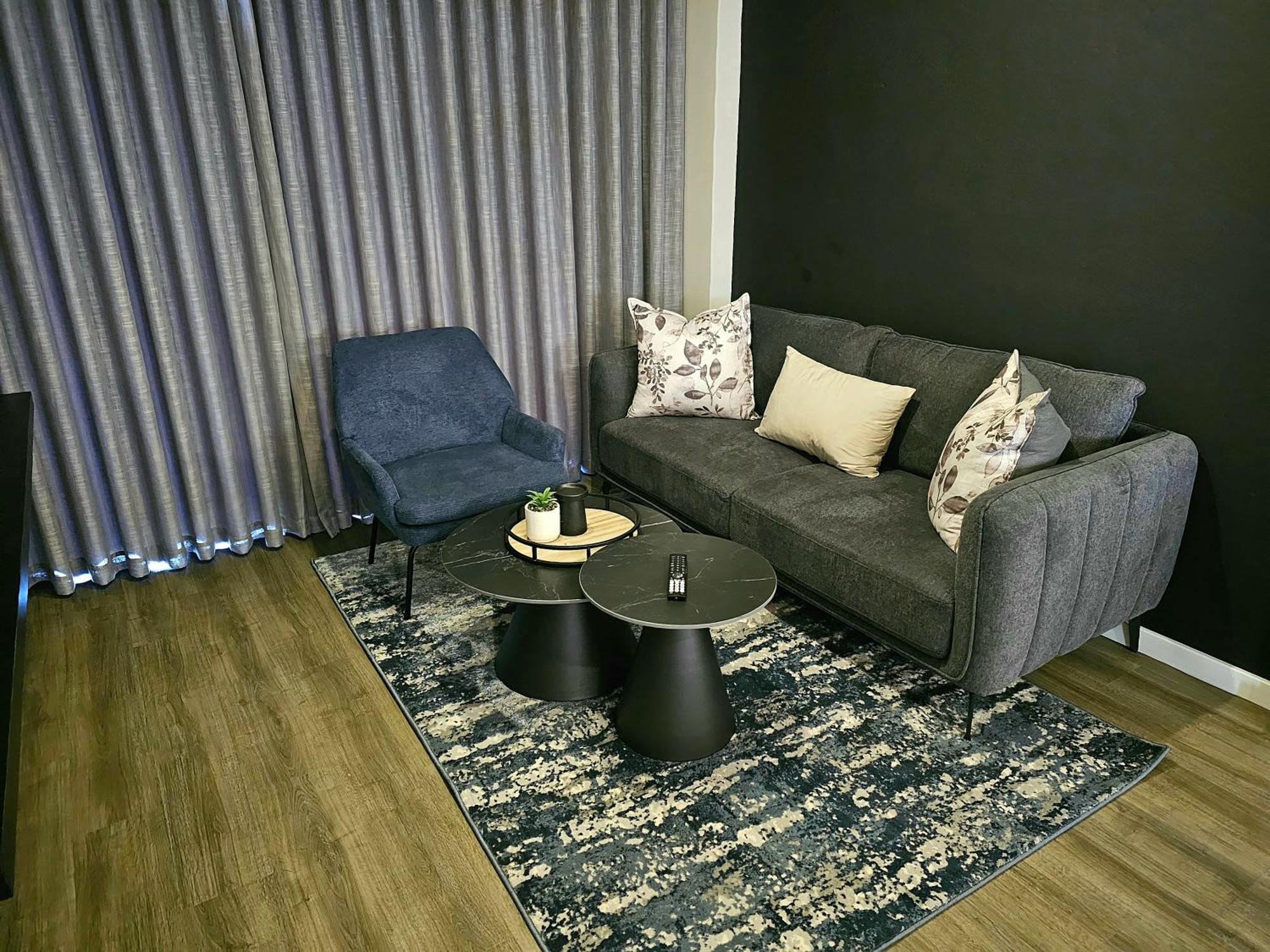 2br With 2 Kitchens & Balcony * Johannesburg