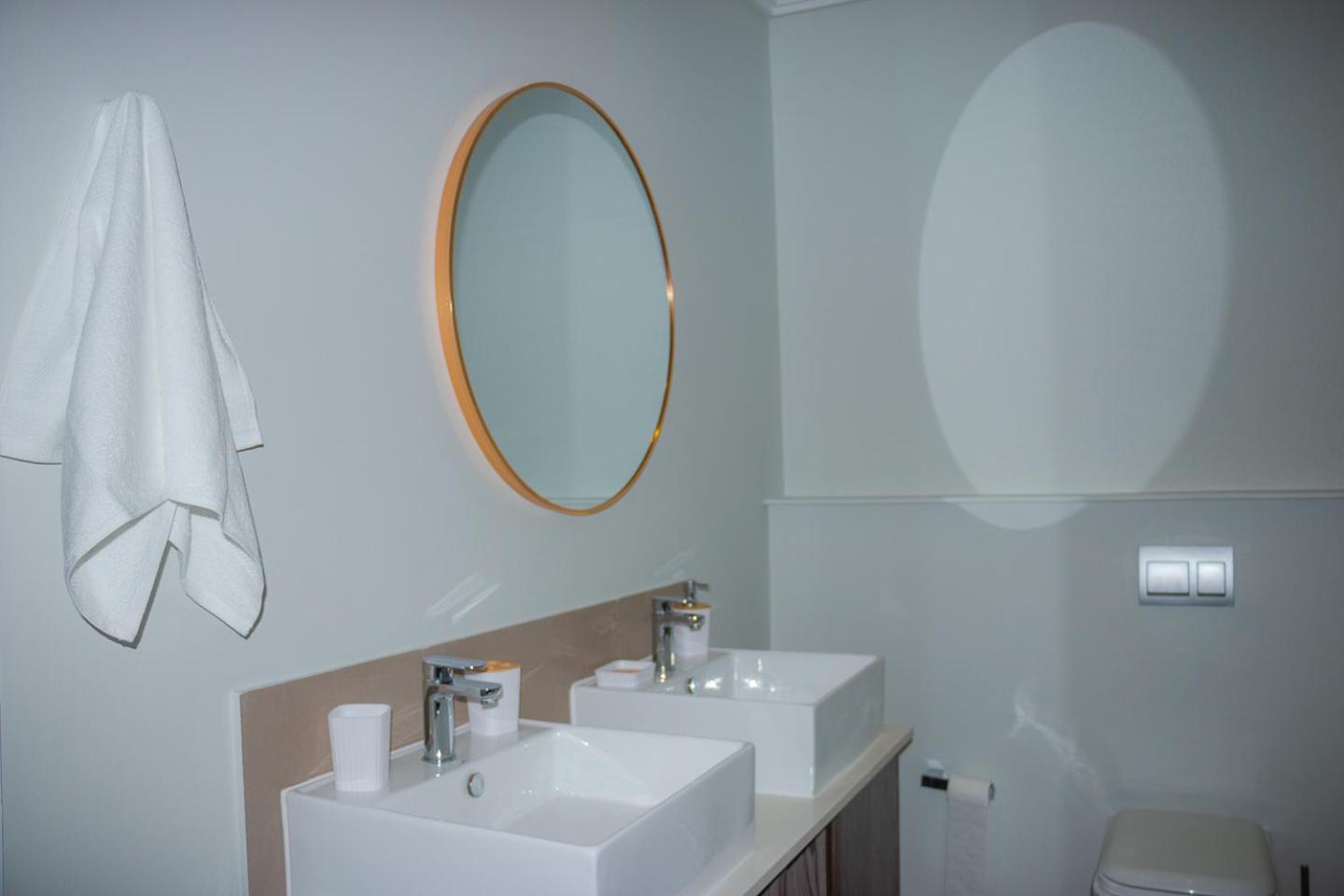 Modern Luxury Apartments, Sandton Apartment *