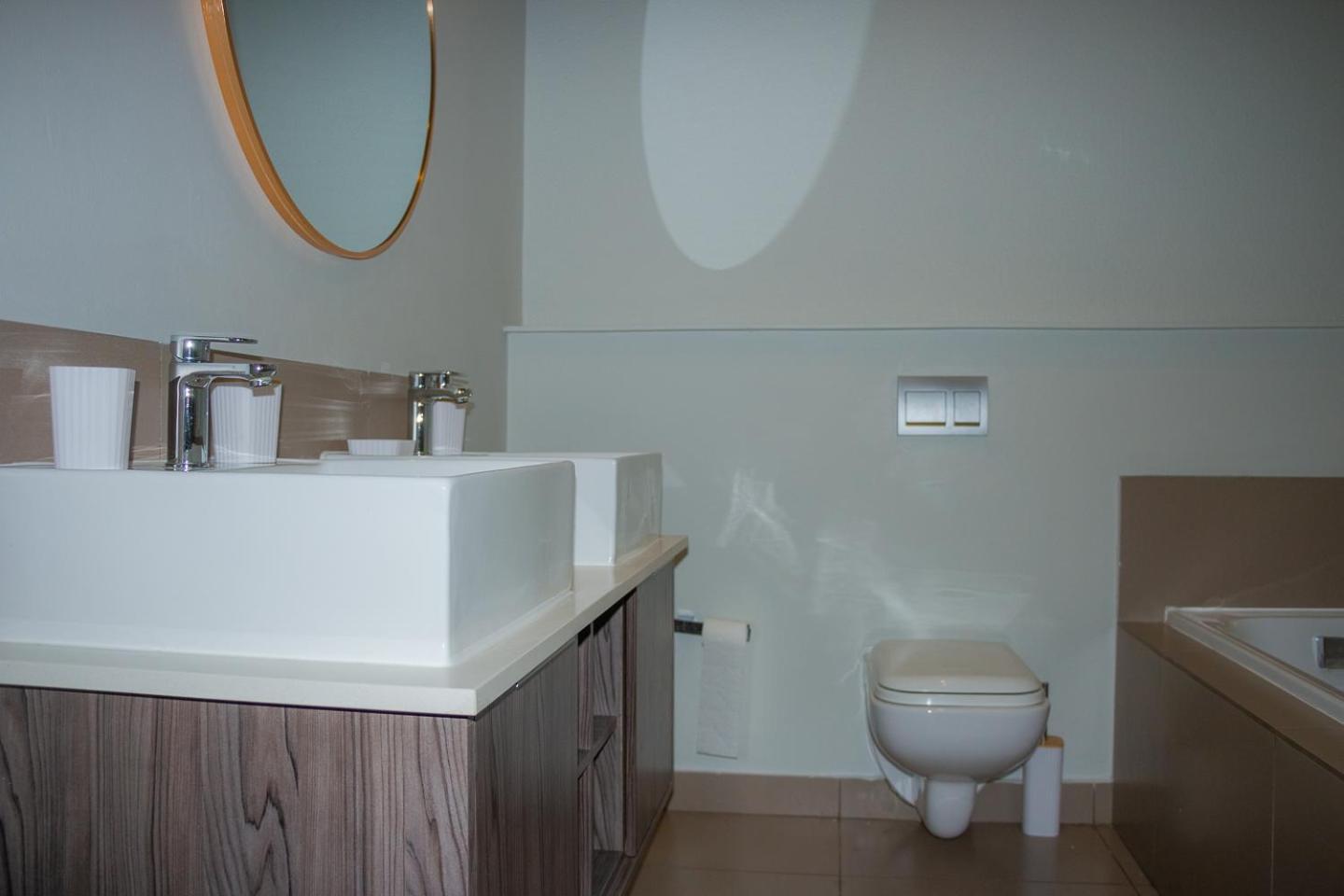 Modern Luxury Apartments, Sandton Apartment *
