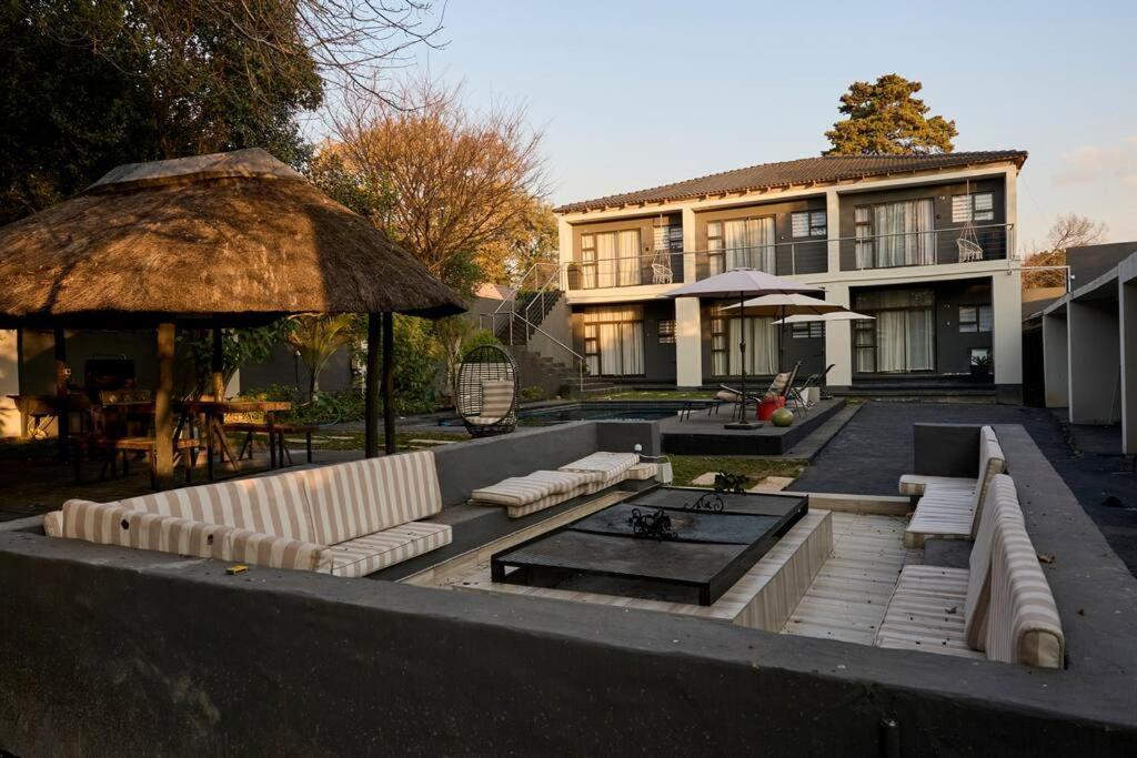 Luxury Walk To Melrose Arch 11 * Joanesburgo
