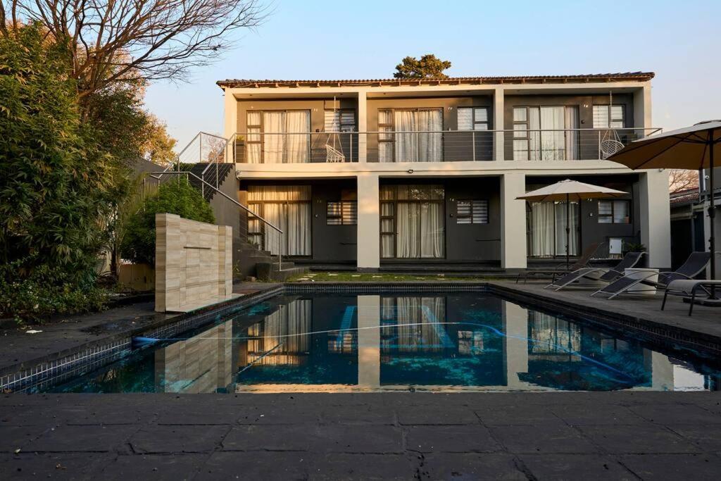 Luxury Walk To Melrose Arch 11 Apartamento *