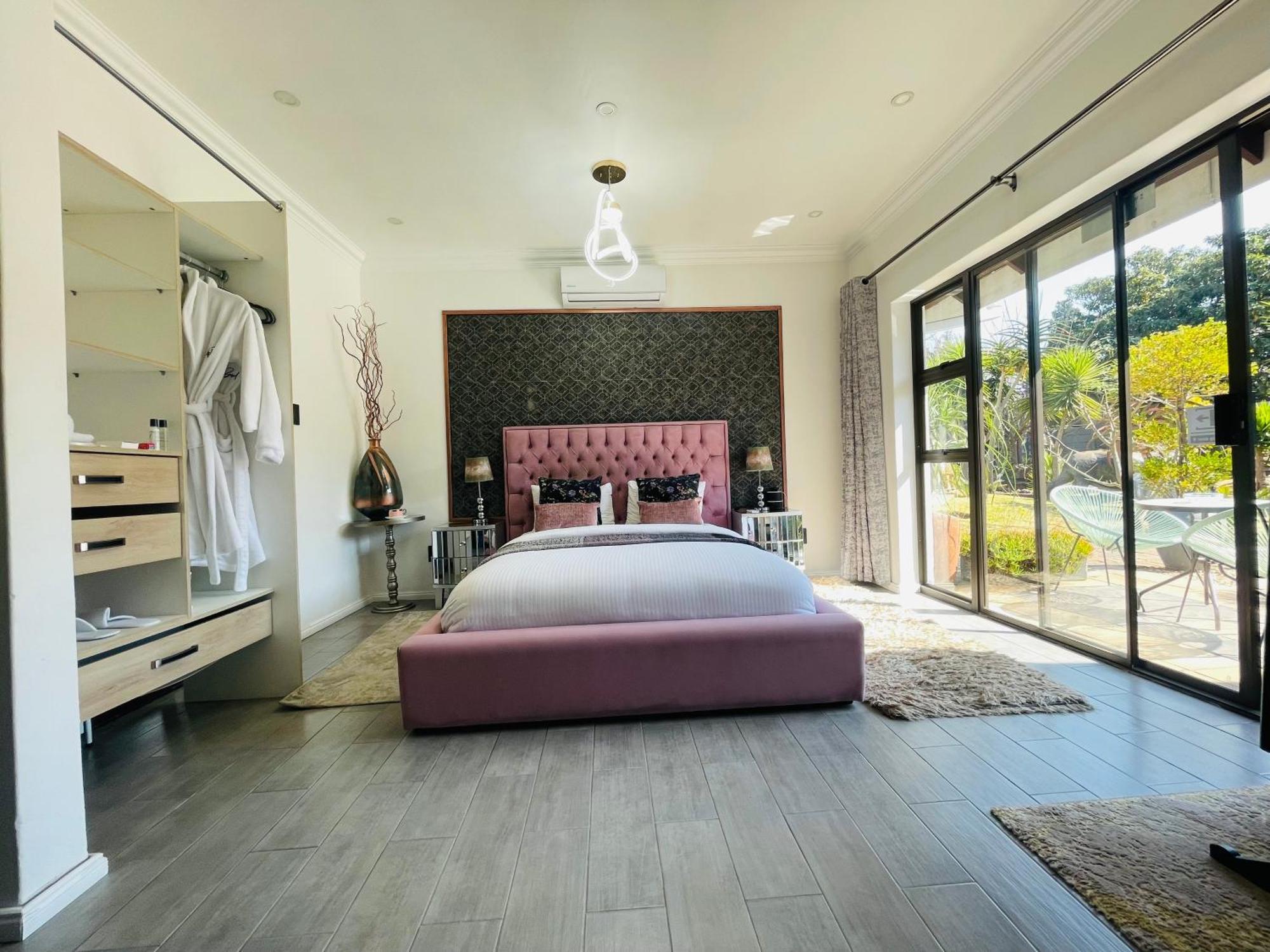 Khách sạn 24 On Basil Boutique Luxury