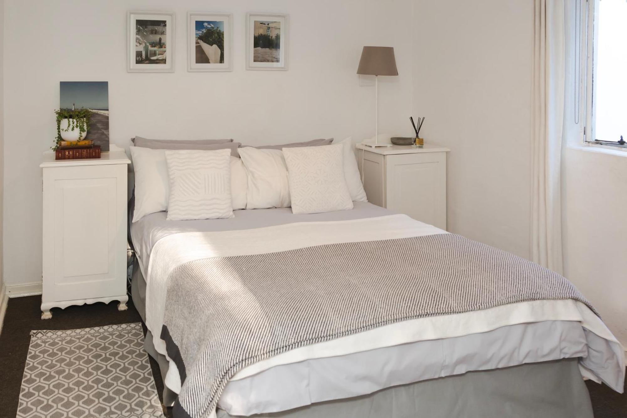 Book Apartment *