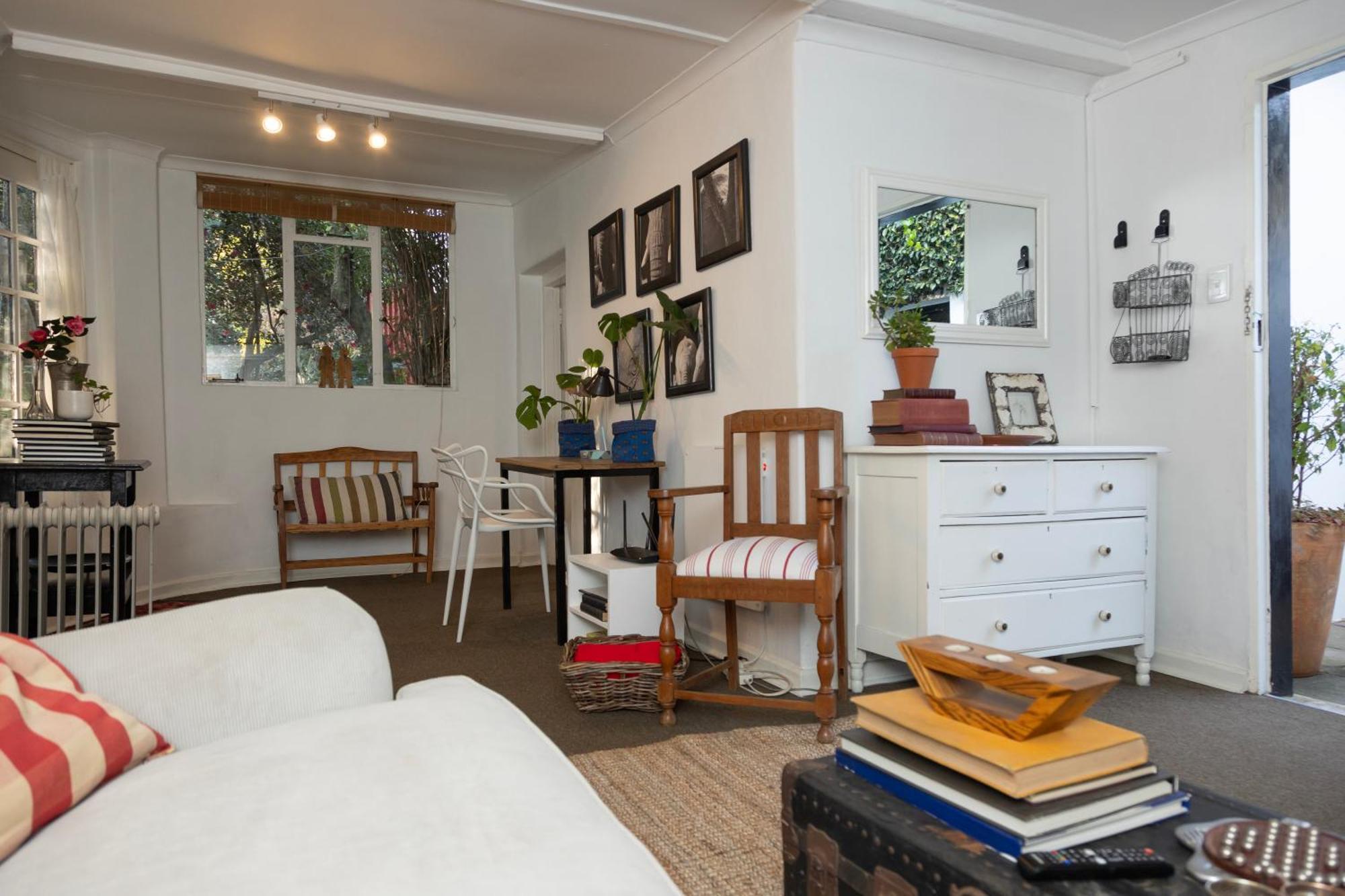 Book Apartment *