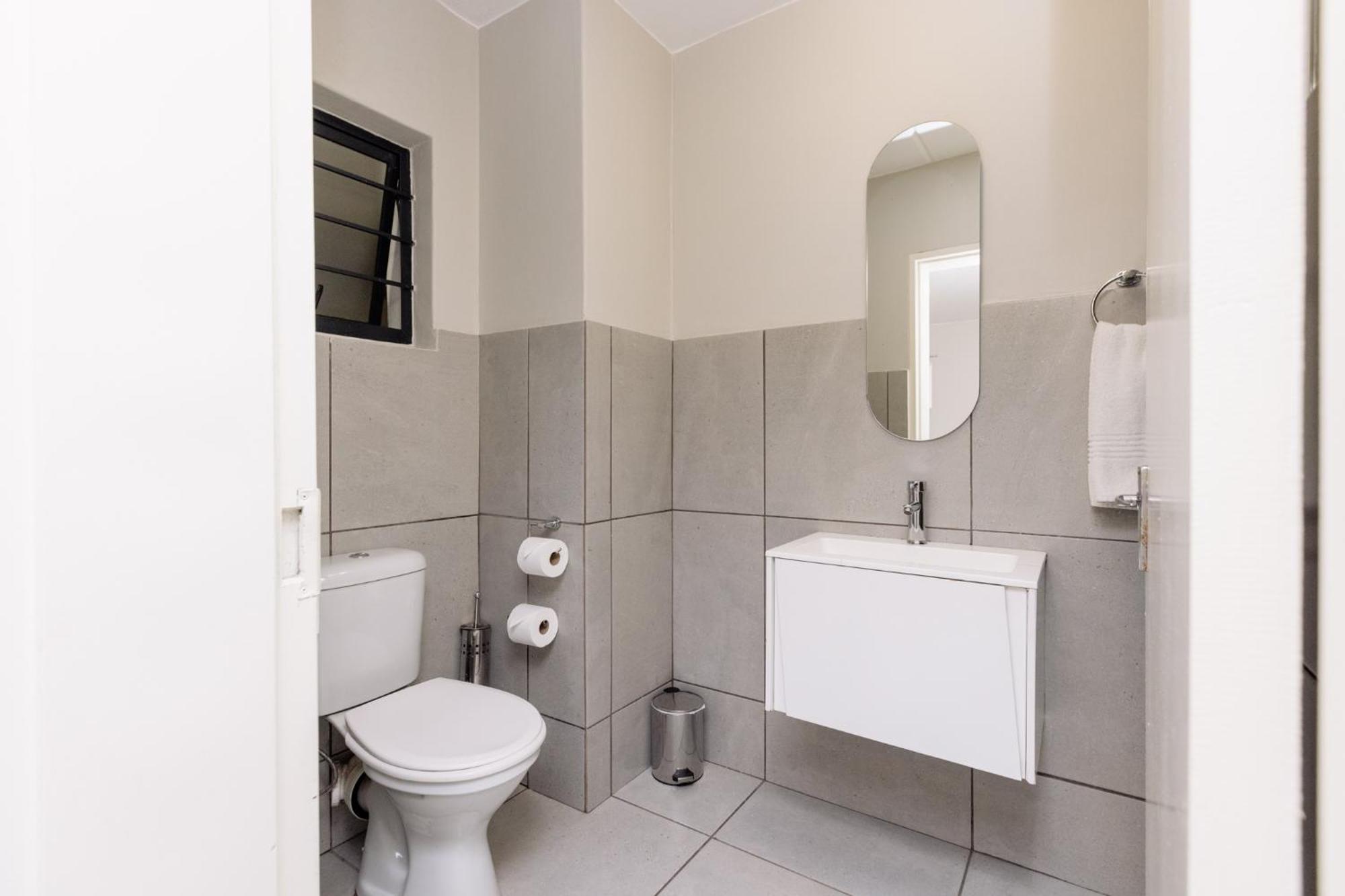 Mint Express Sandton View Apartment
