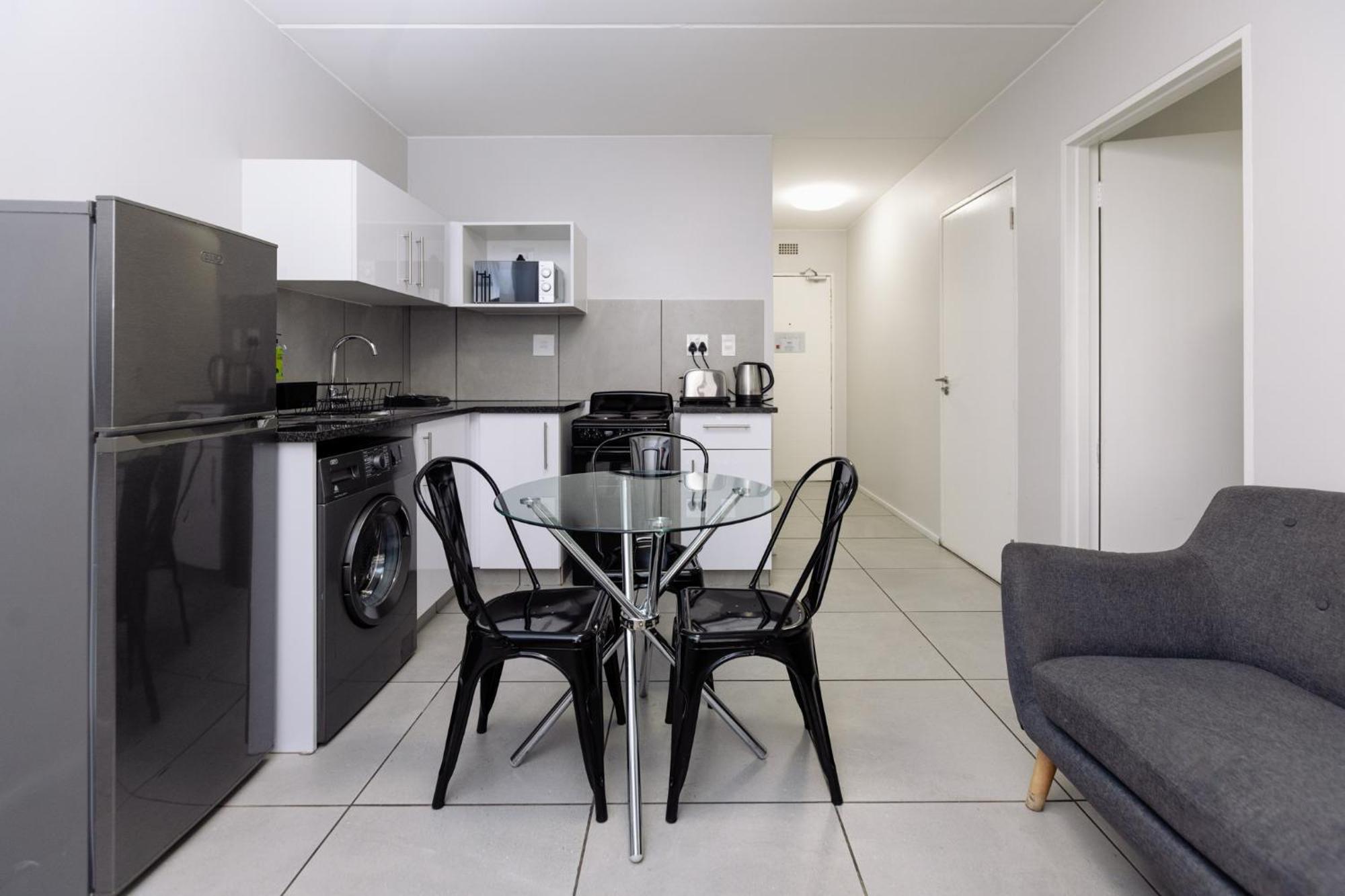 Mint Express Sandton View Apartment *