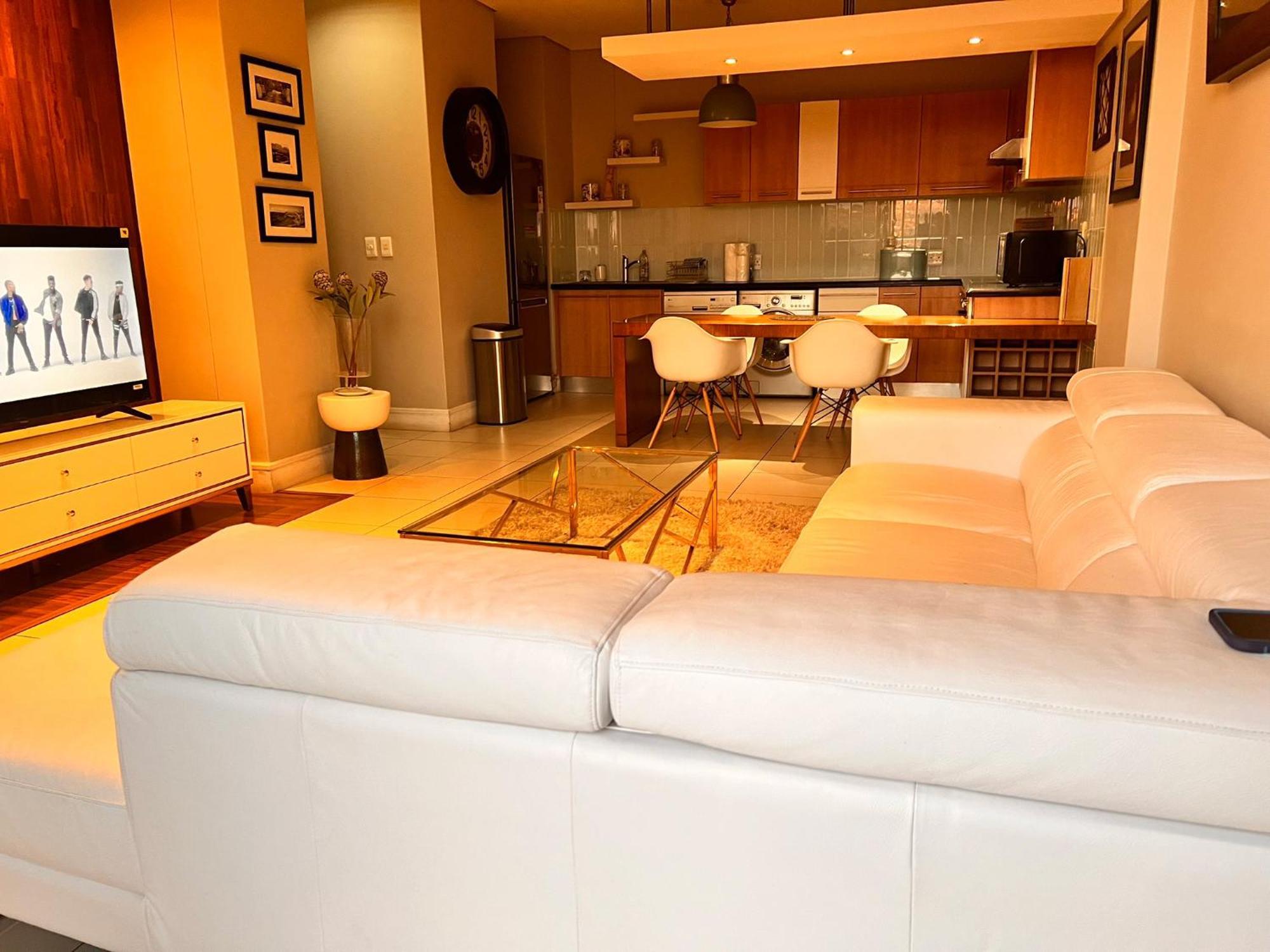 Executive 2-bedroom Luxury In Bedford Centre Mall Apartment
