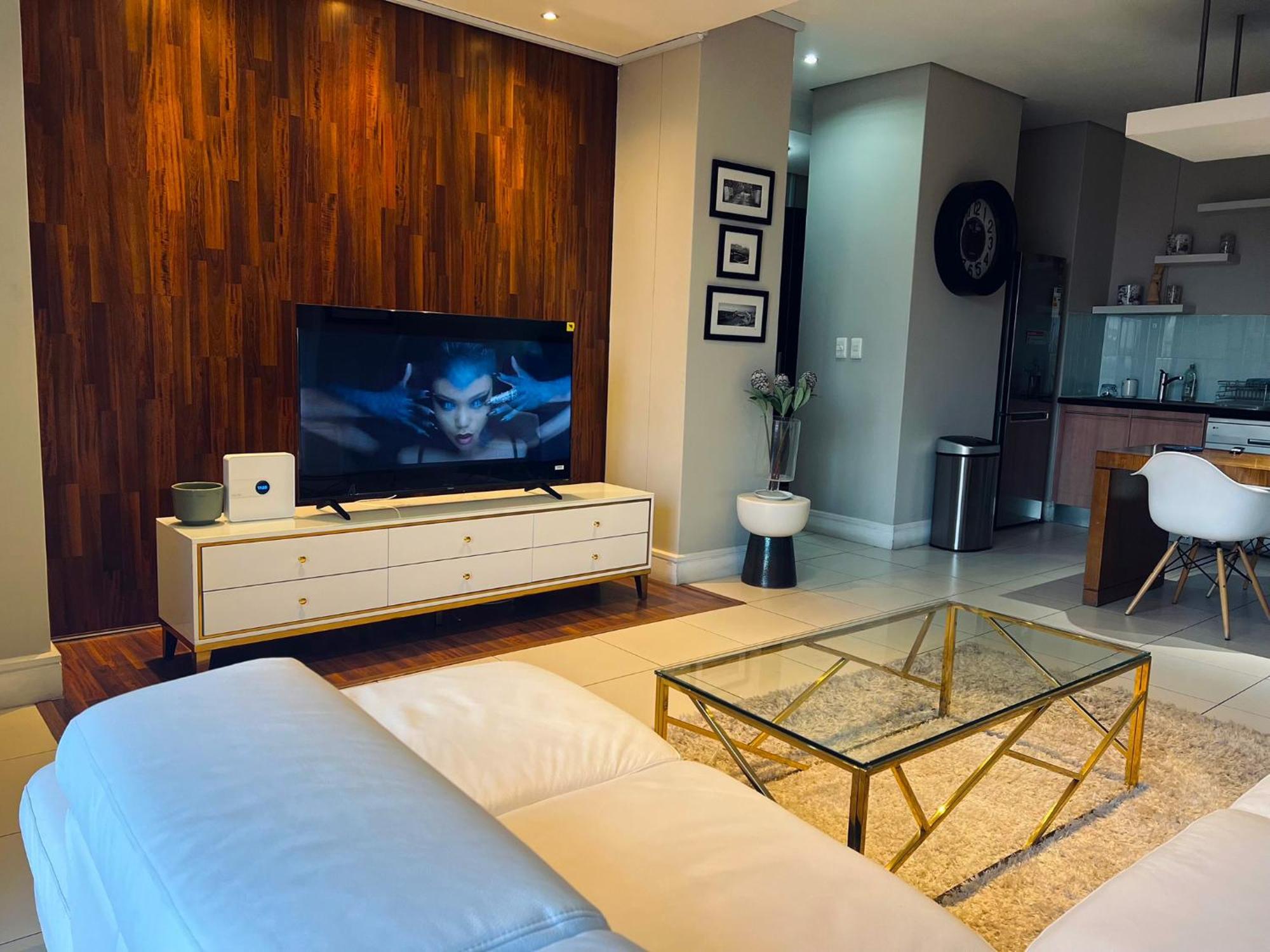 Executive 2-bedroom Luxury In Bedford Centre Mall *