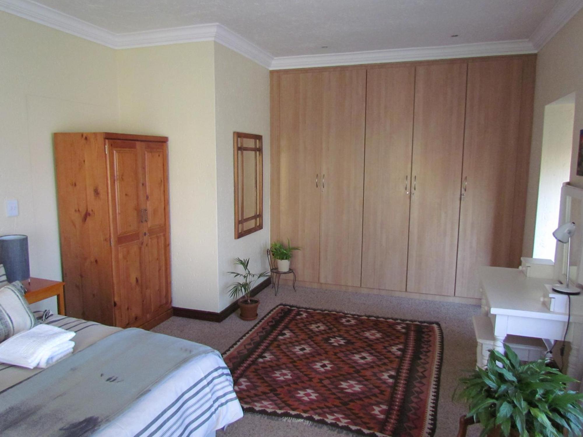 Apartment Suburban Oasis In Quiet Neighborhood Johannesburg