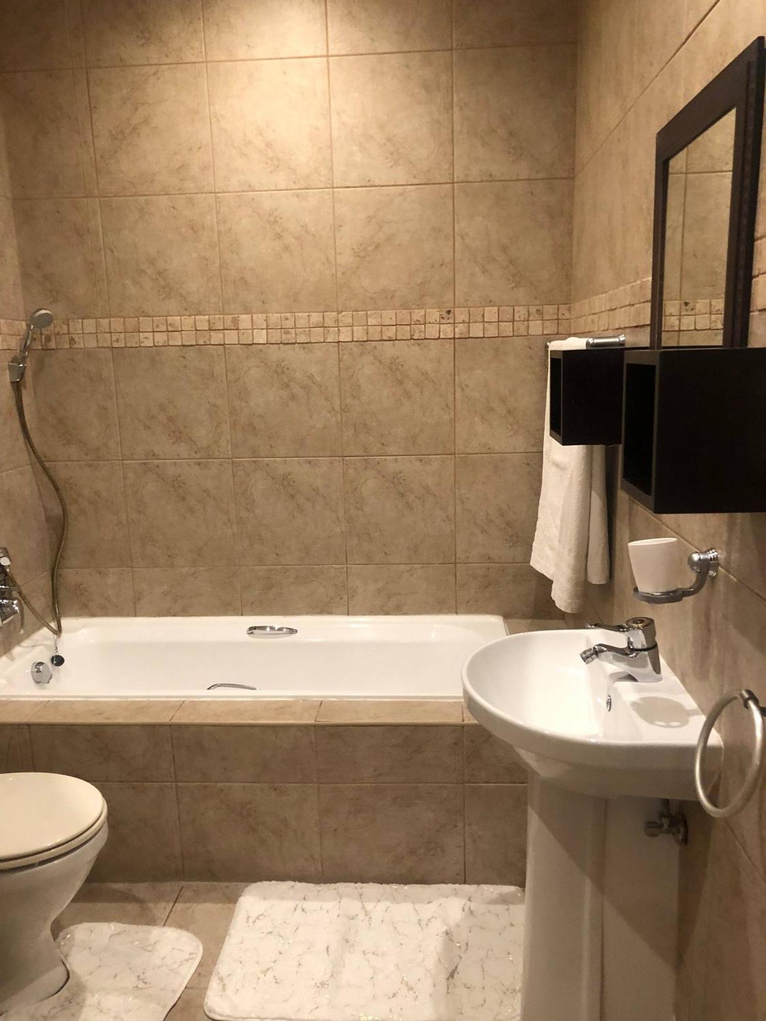 Apartment Secure Executive Apartment, Wifi, Solar Power, Netflix *