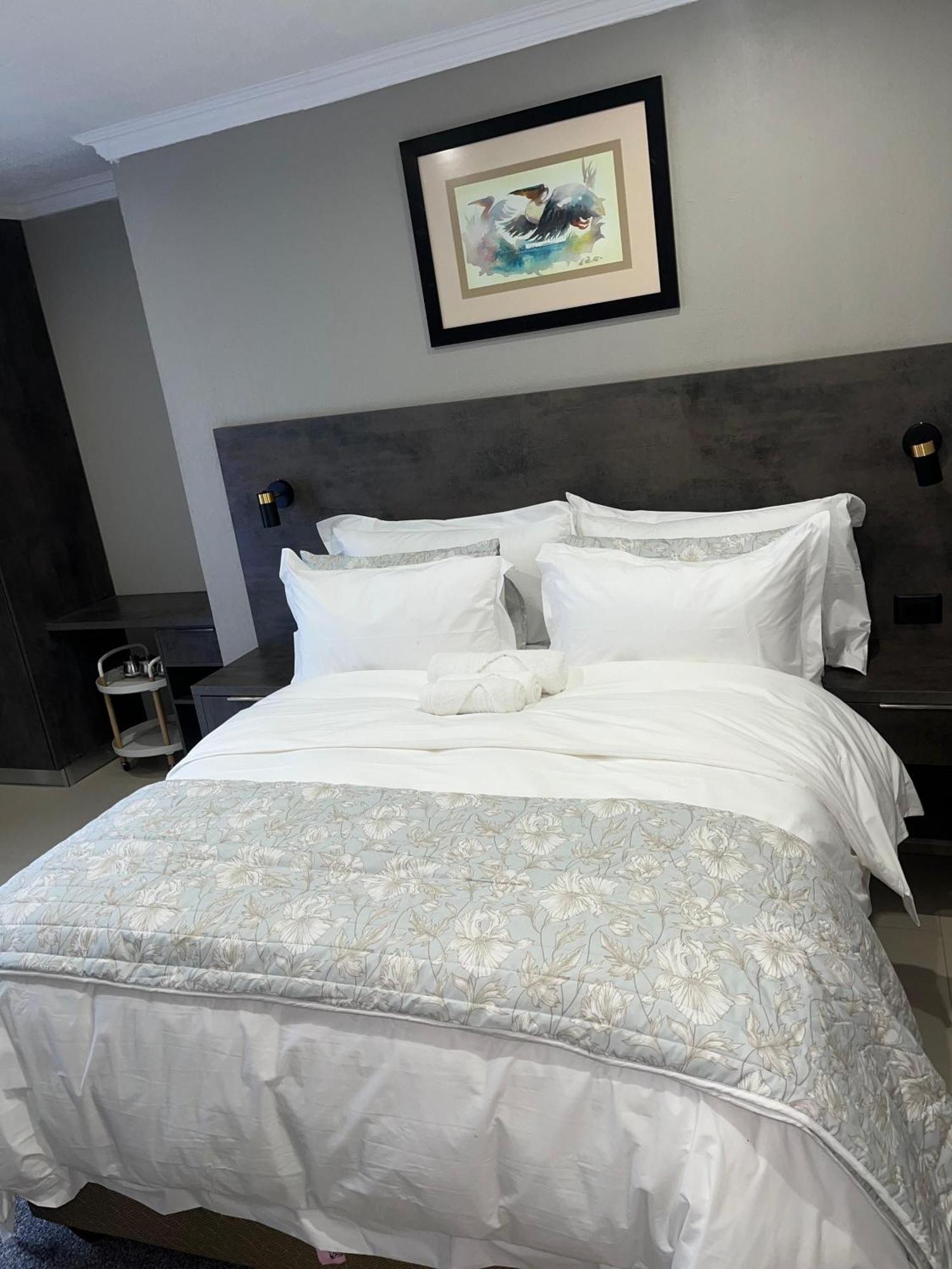 The Hide In Sandown-sandton Guest house *