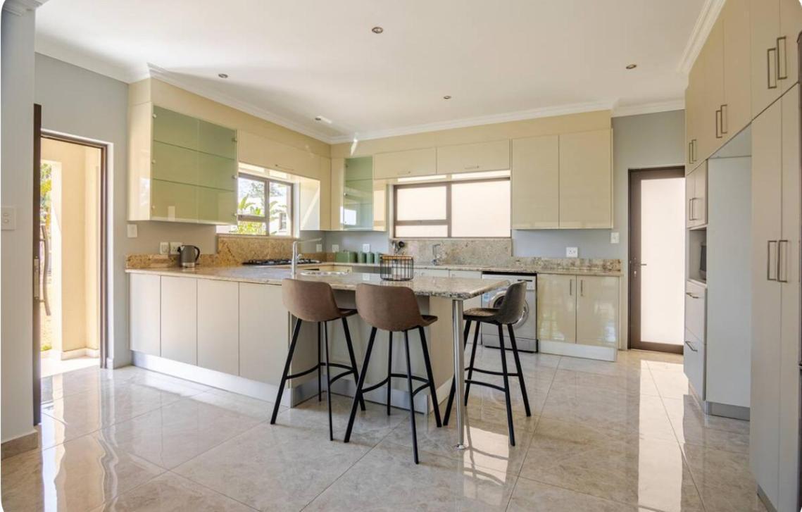 Serene Escape - Near Sandton, Melrose And Illovo Apartment Johannesburg