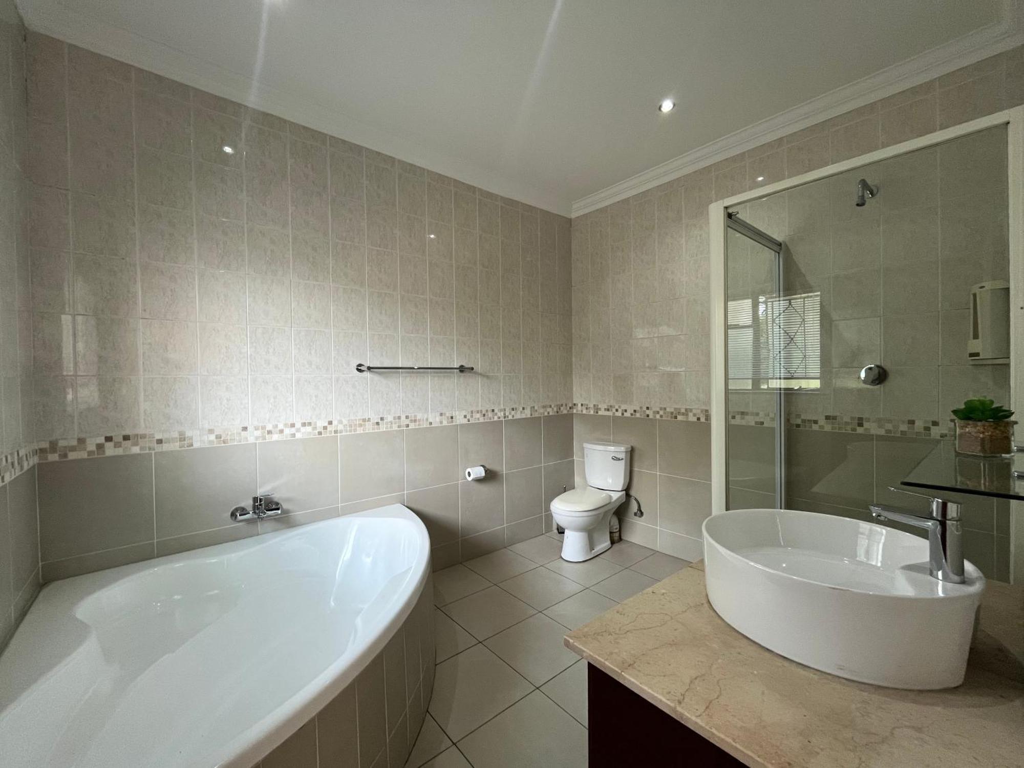 Apartment 4 Bedroom Elegant House In Bryanston Sandton Johannesburg