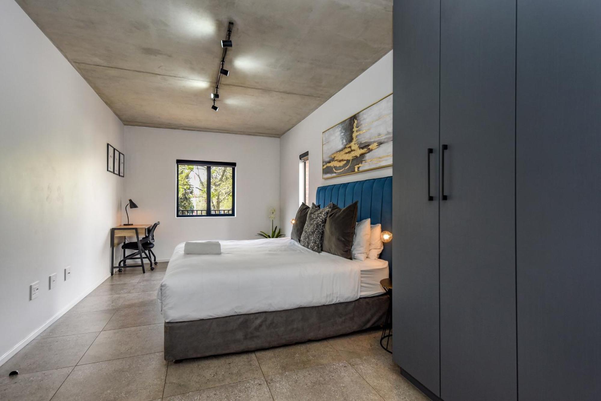 Cozy Hyde Park House Johannesburg