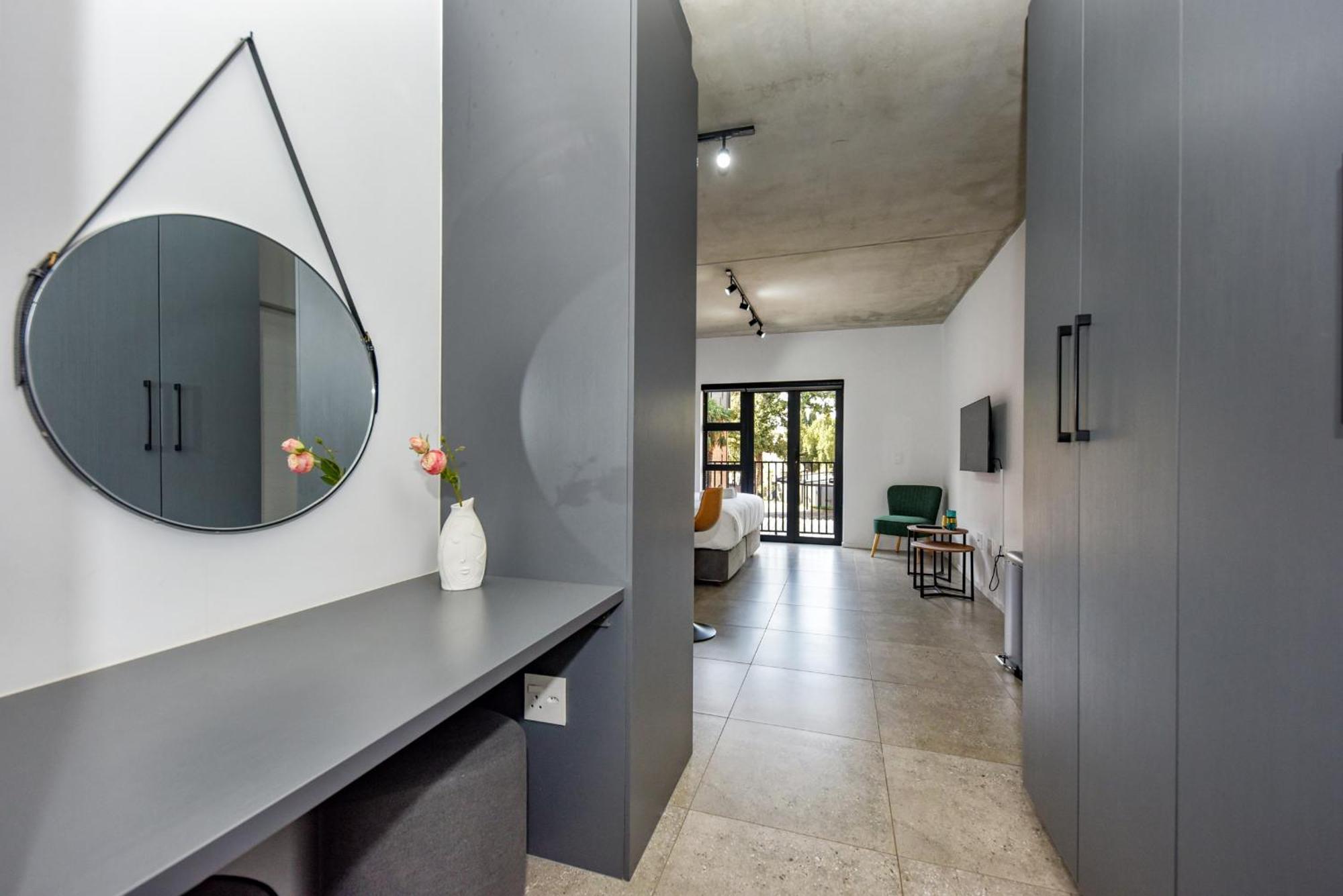 Cozy Hyde Park House Apartment *