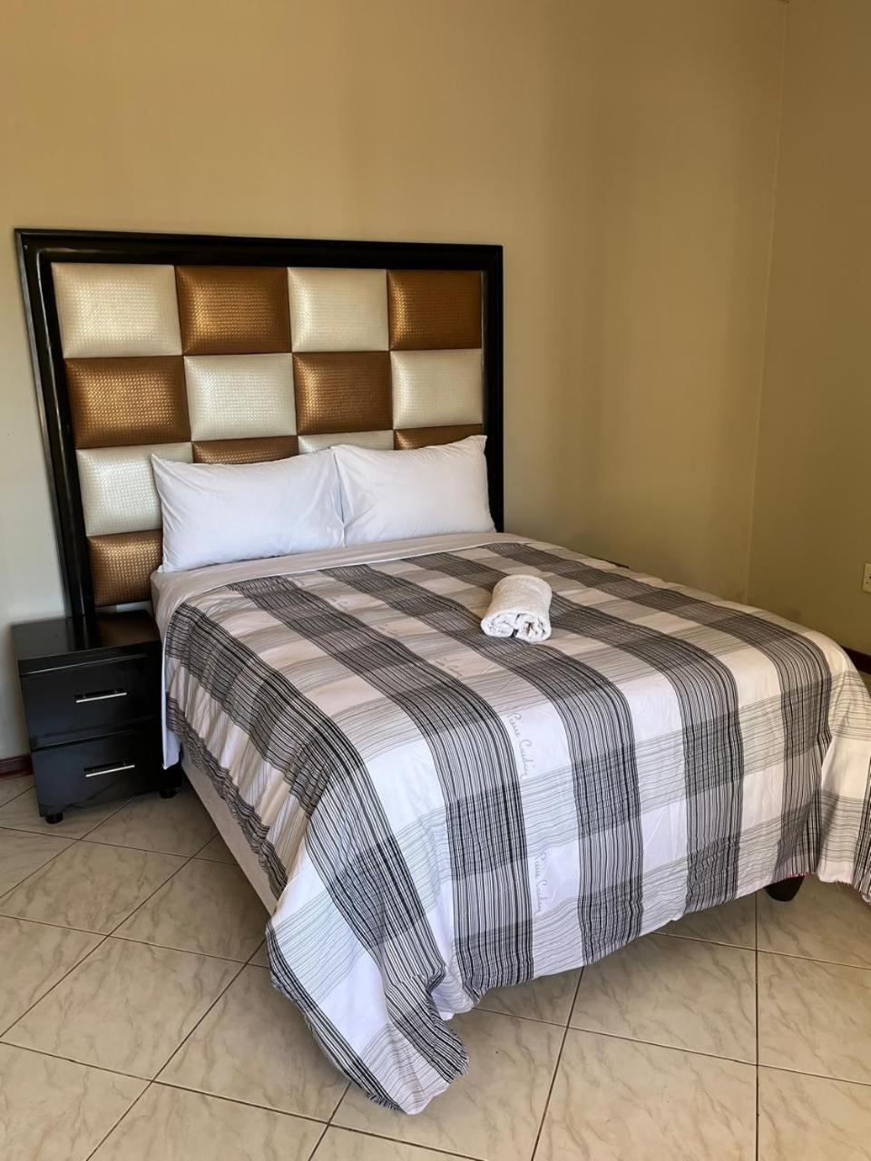 Hampton Guest house *
