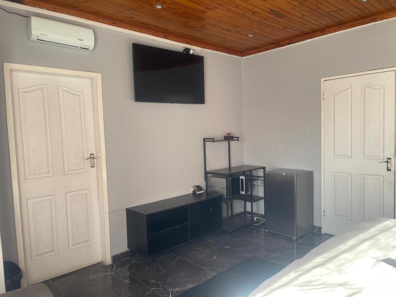 Semeni Asante Getaway Johannesburg