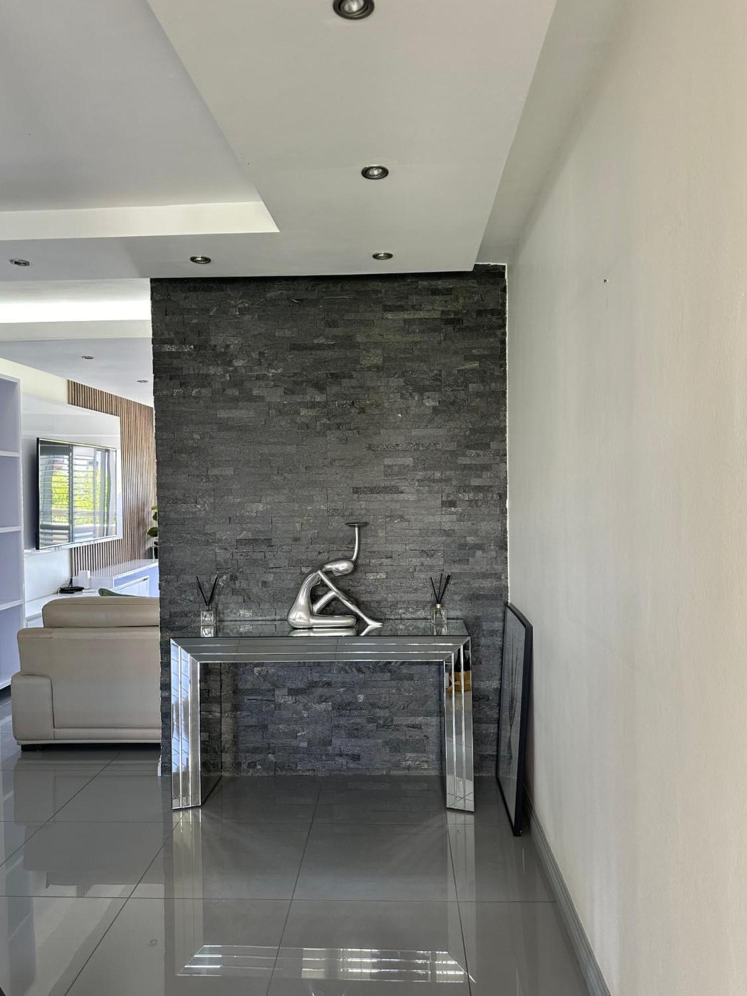 The Cedar Luxury 3 Bedroom Apartment Johannesburg