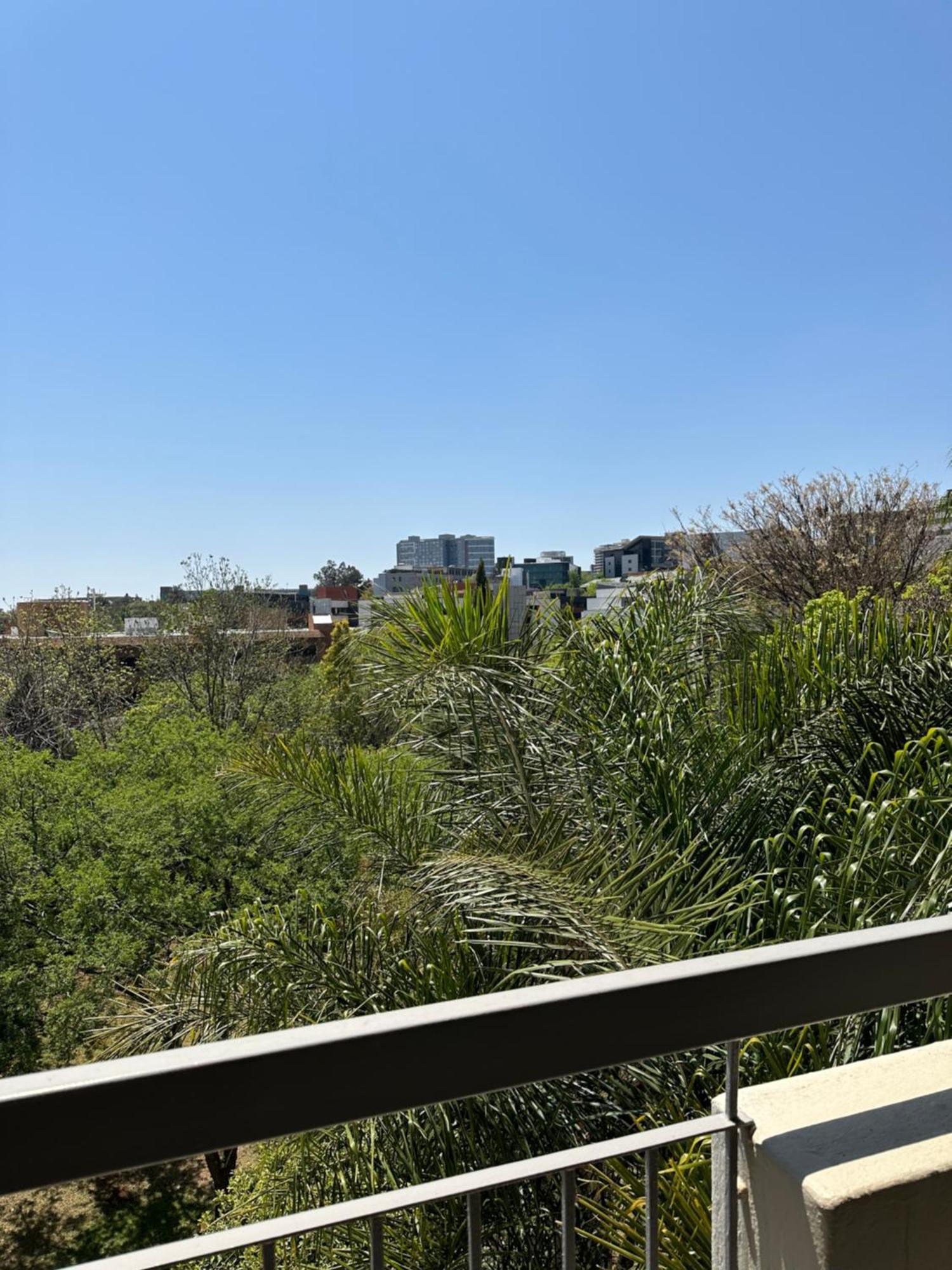 The Cedar Luxury 3 Bedroom Apartment *