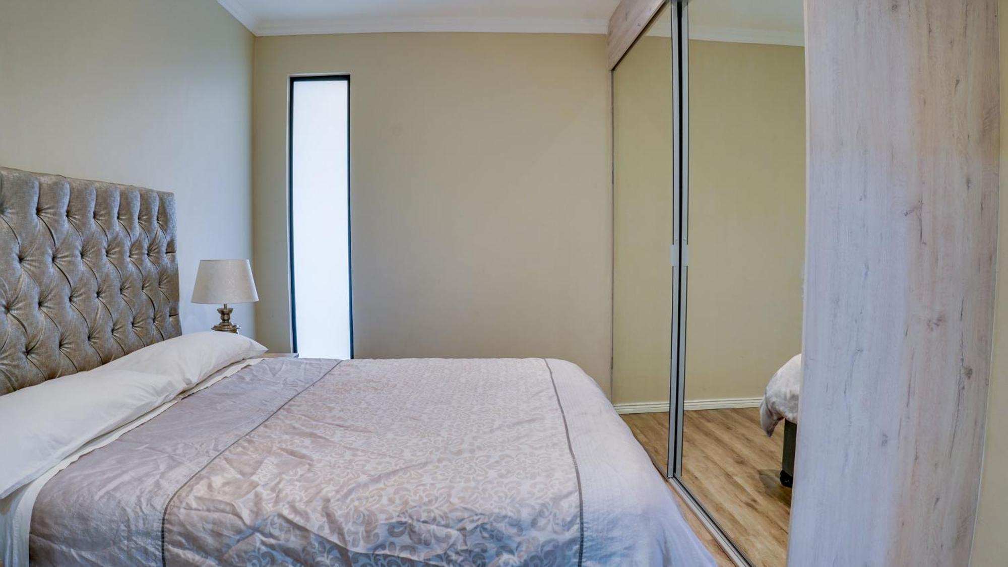 Khách sạn hẻo lánh 4 On Pritchard Luxury