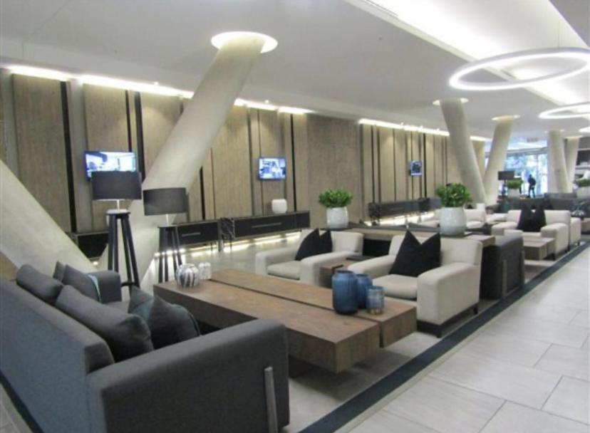 Apartment In Sandton Pool View Johannesburg