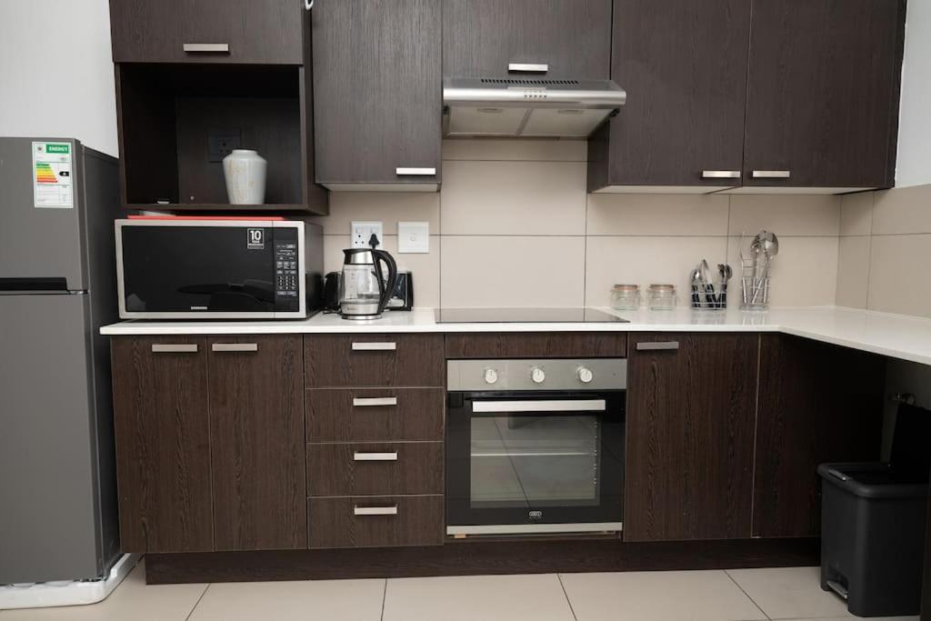 Sandton Stays-two Bedroom In Dainfern Apartment Johannesburg