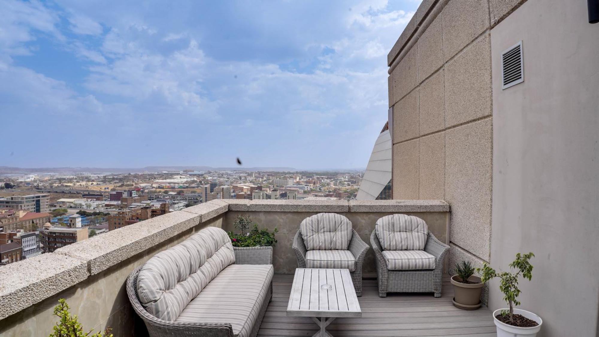 1804 Franklin 3-bed Penthouse With Rooftop Jacuzzi Apartment *