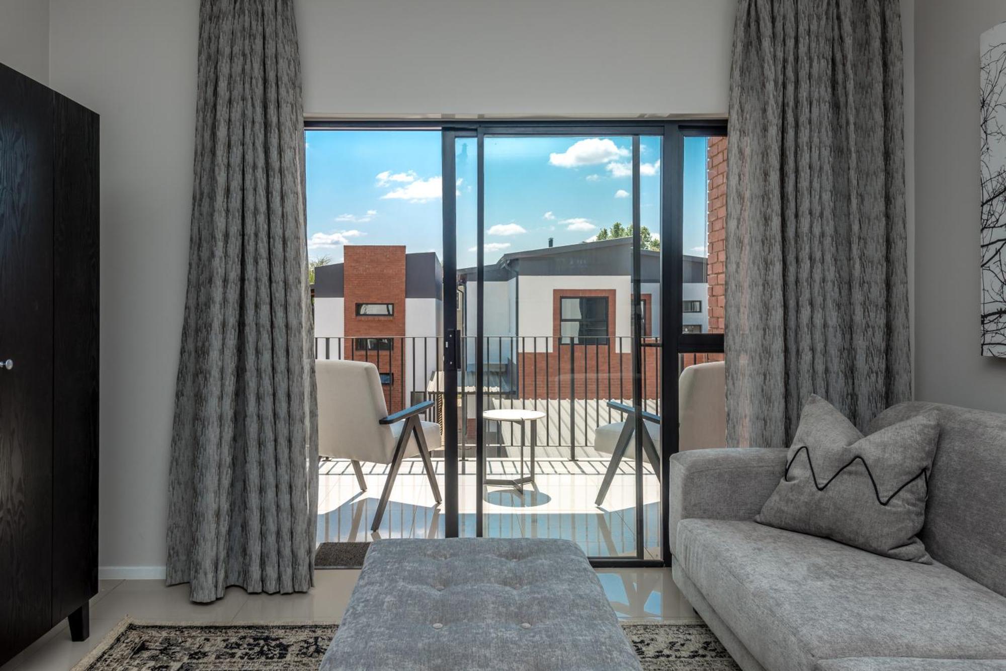 Apartment Long & Short With Uncapped Wi-fi & Security