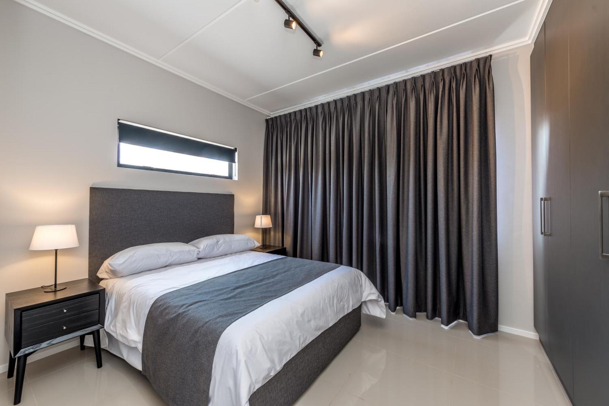 Long & Short With Uncapped Wi-fi & Security * Johannesburg