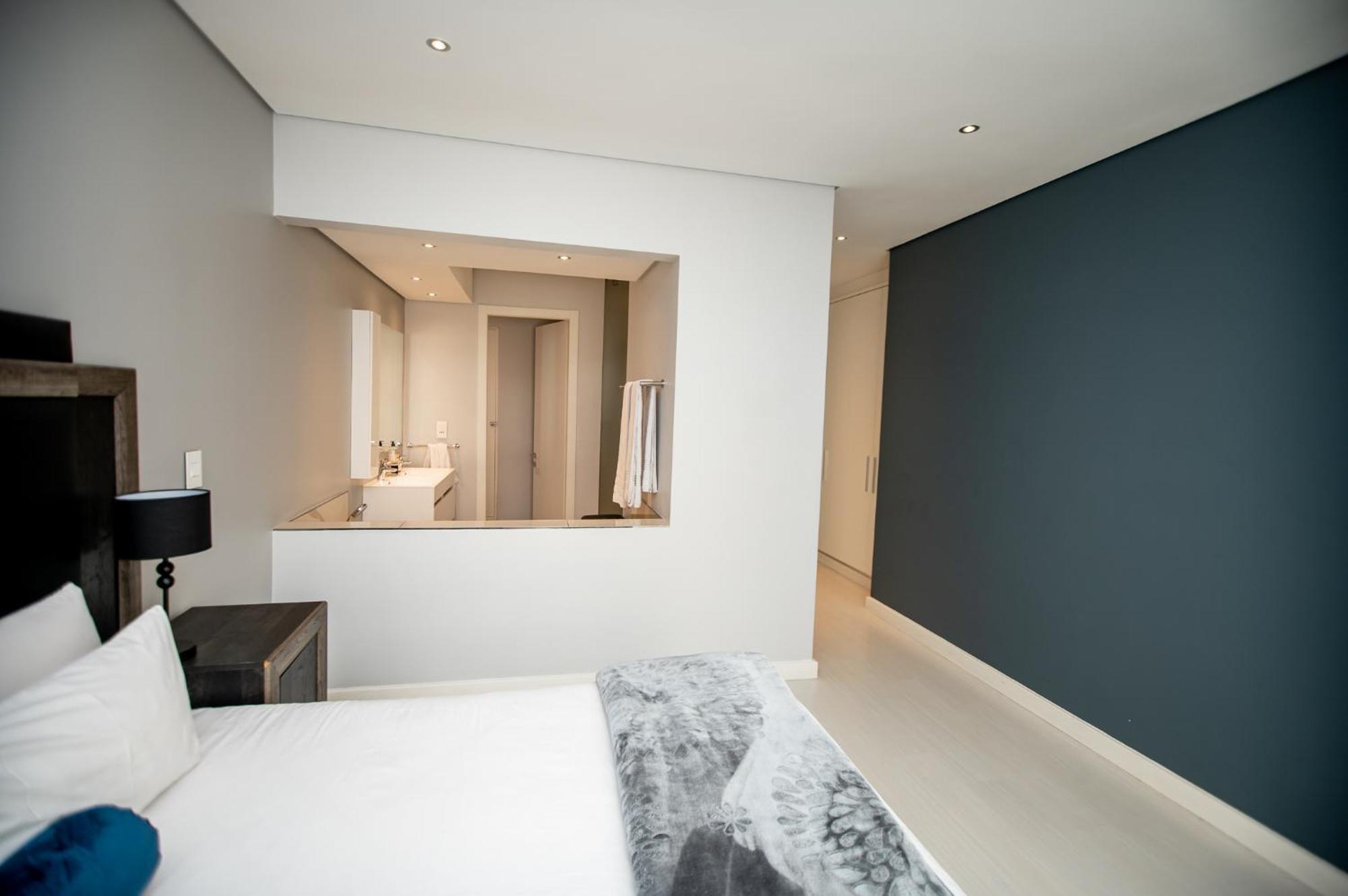 Apartment One Hyde Park Sandton *