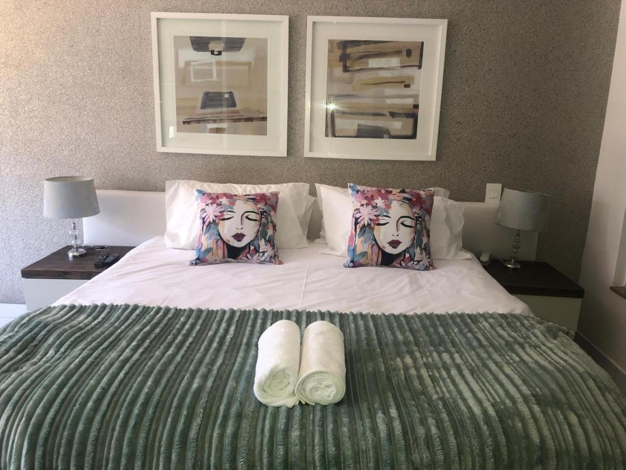Sandton Skye 411 Apartment Johannesburg