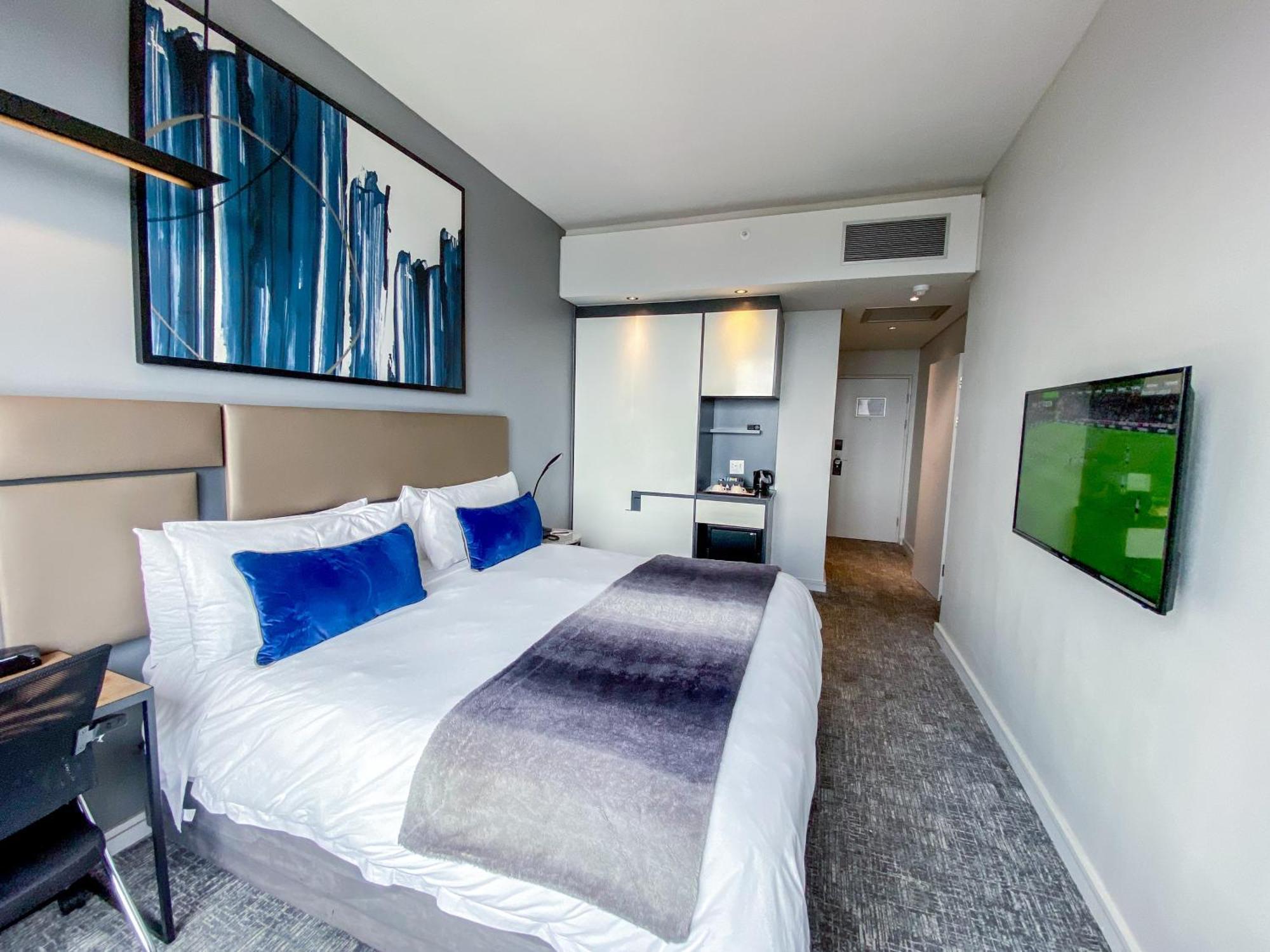 Apartment Sandtoncity-apartment-sleeps2-pool-parking Johannesburg