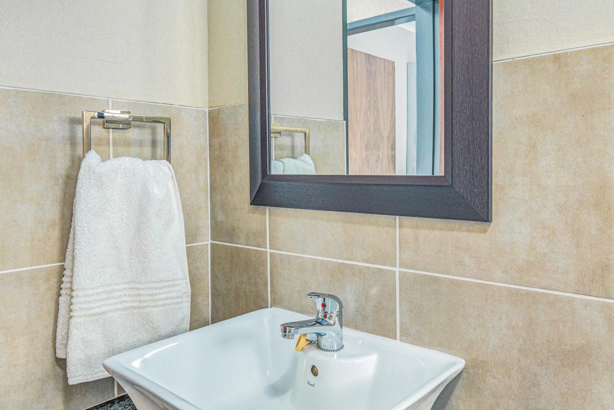 Airville Luxury Apartments, 7Min Drive To Cresta Mall Johannesburg